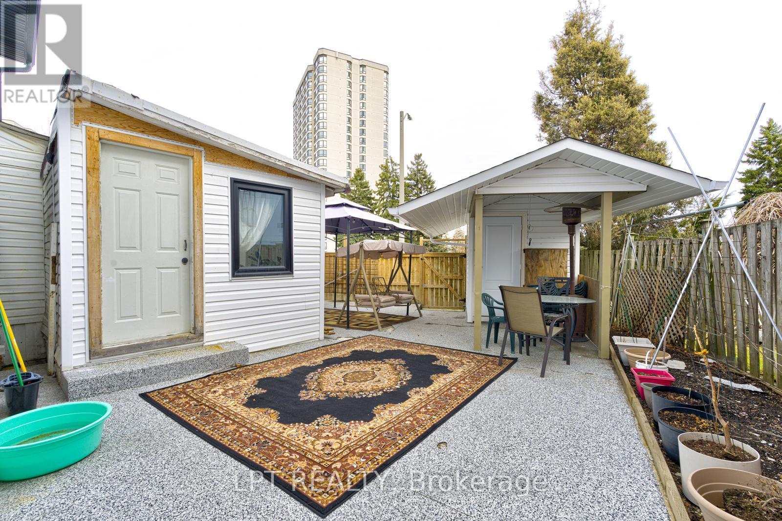 95 HUNTINGWOOD CRESCENT - 45