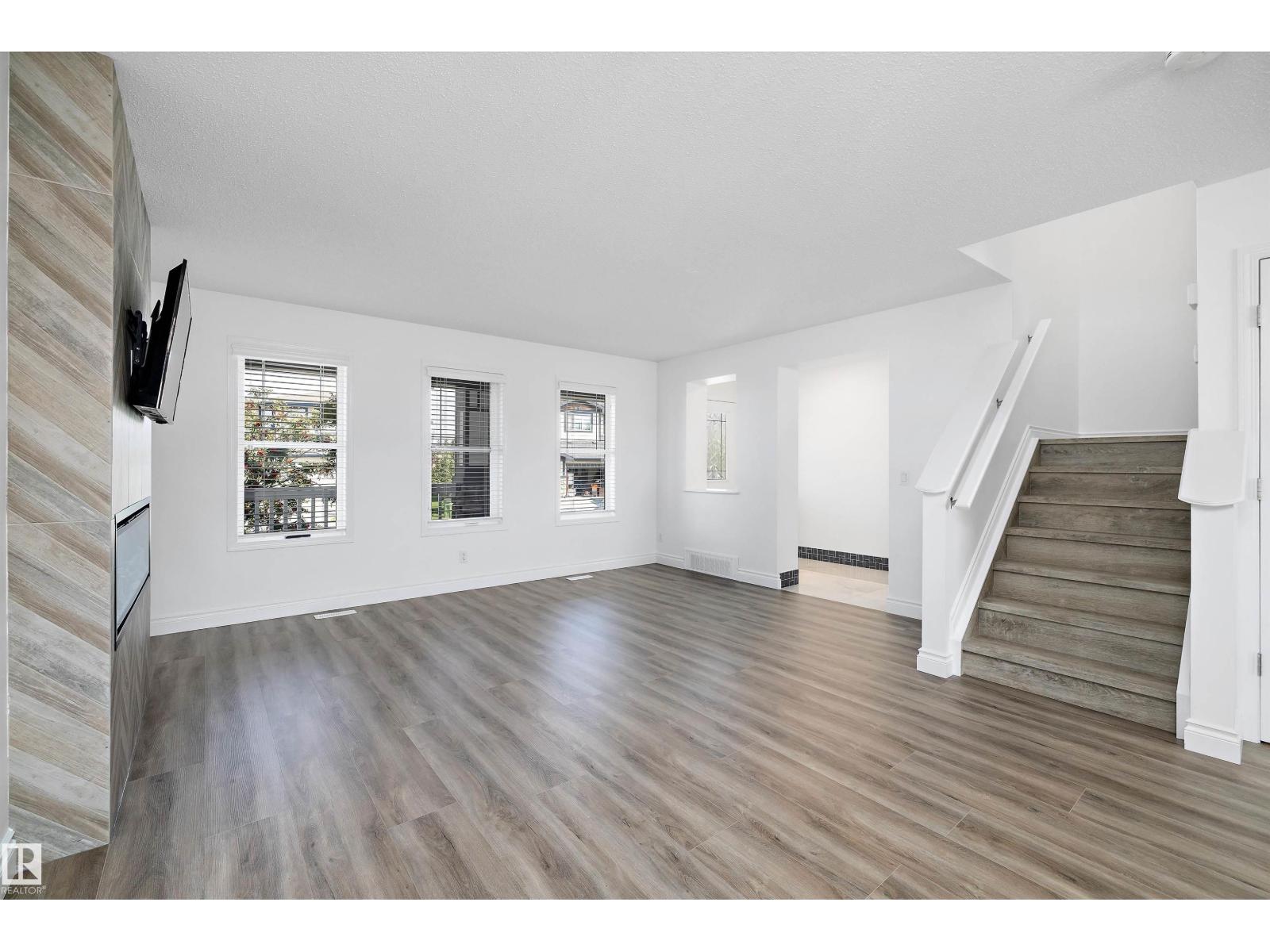 9852 217 ST NW — photo 9