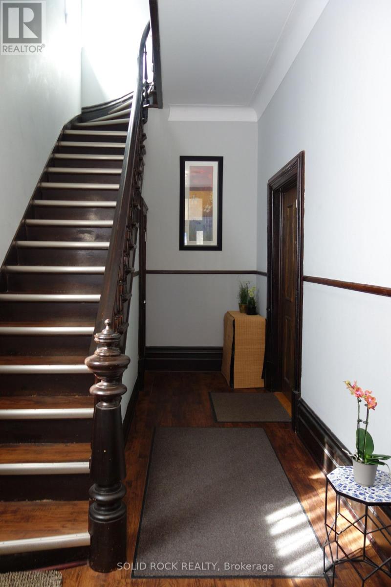 289 WILBROD STREET - 4