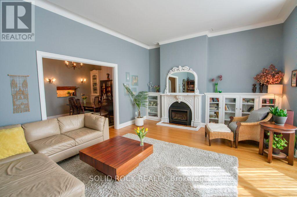 289 WILBROD STREET - 6