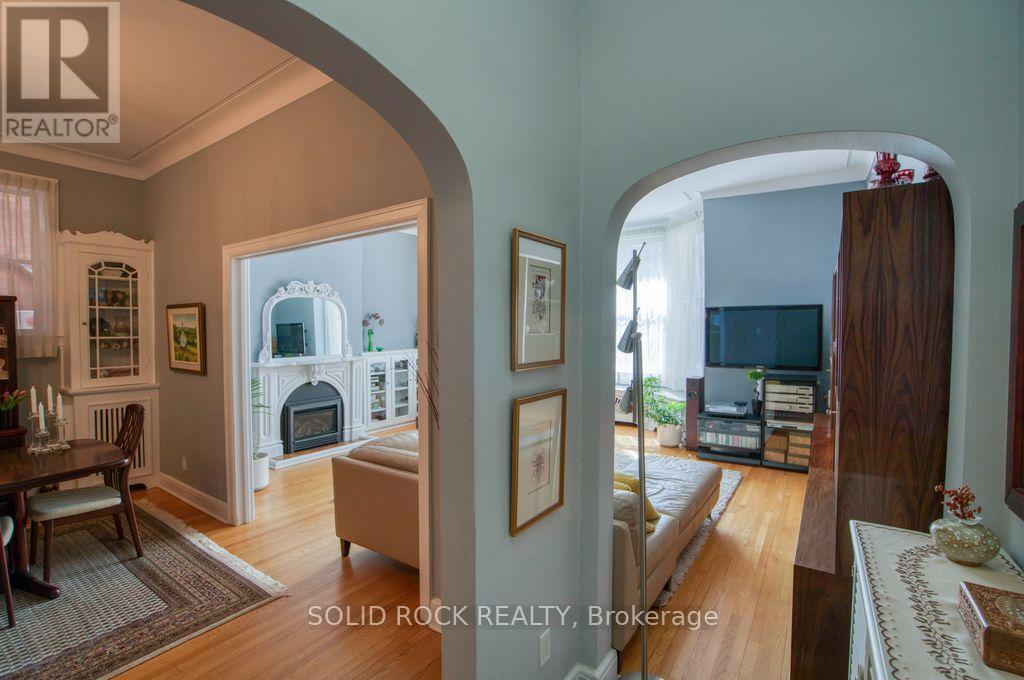 289 WILBROD STREET - 5