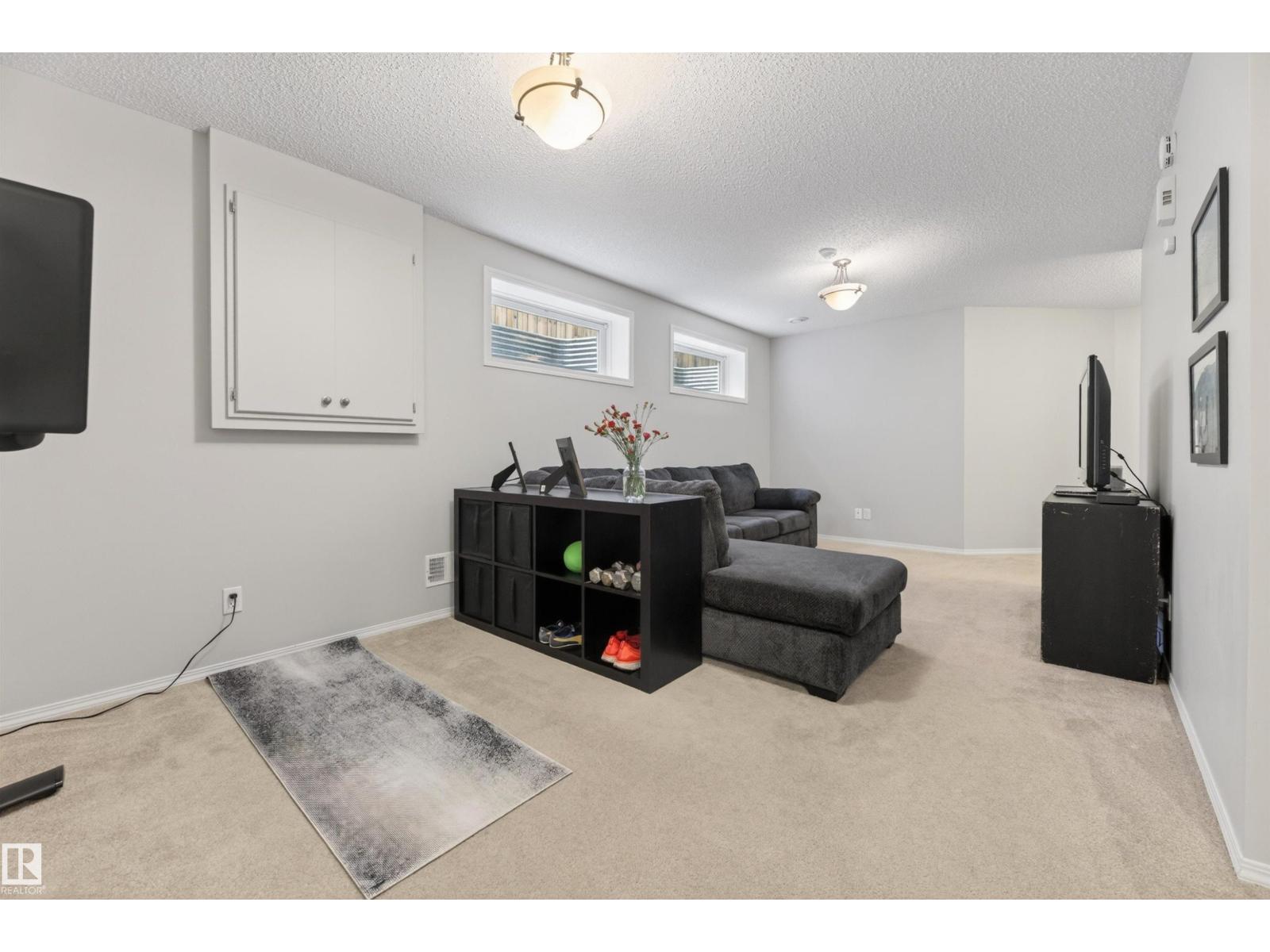 233 FOXBORO CV — photo 28