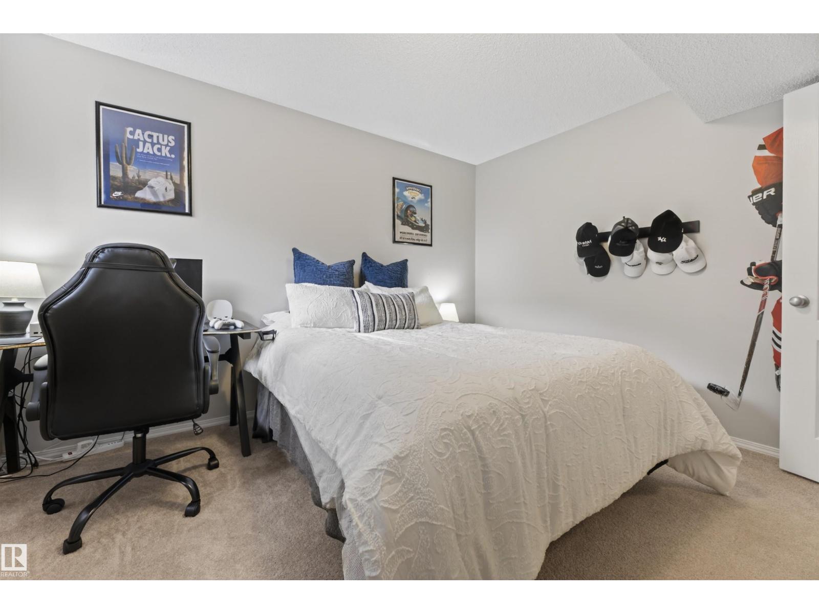 233 FOXBORO CV — photo 34