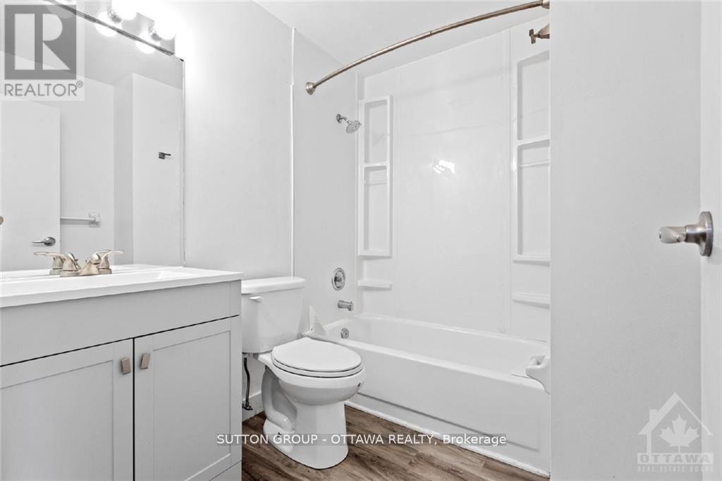 244 WESTHAVEN CRESCENT - 4
