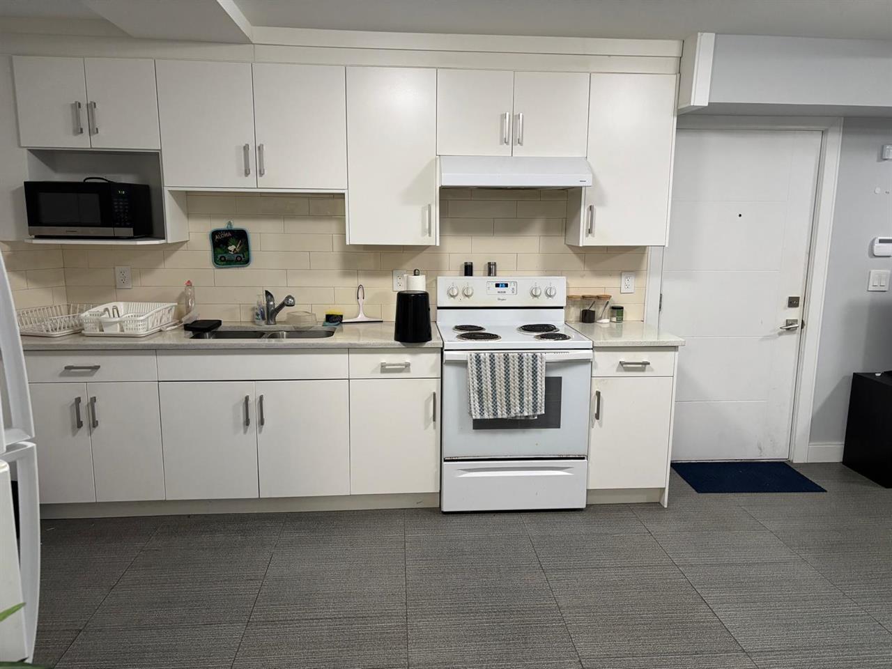 11890 GILMOUR Crescent, Delta