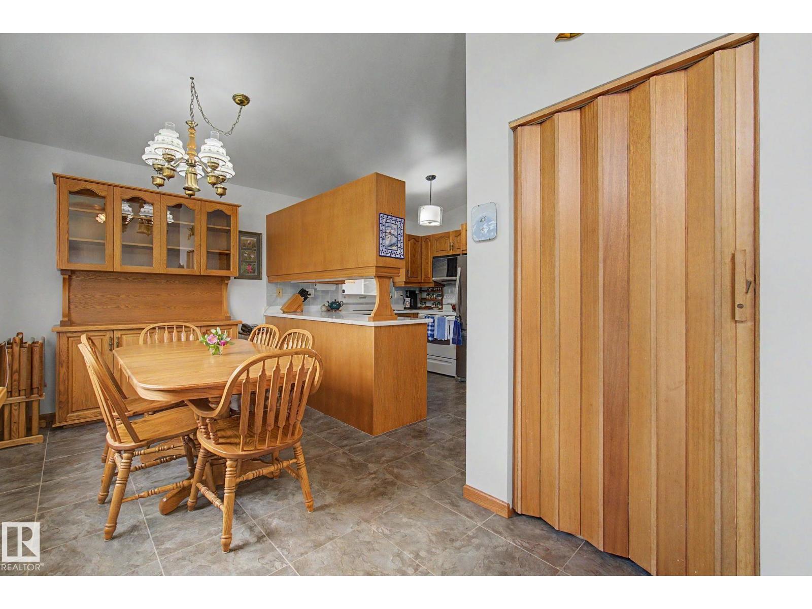 8706 162 ST NW — photo 11