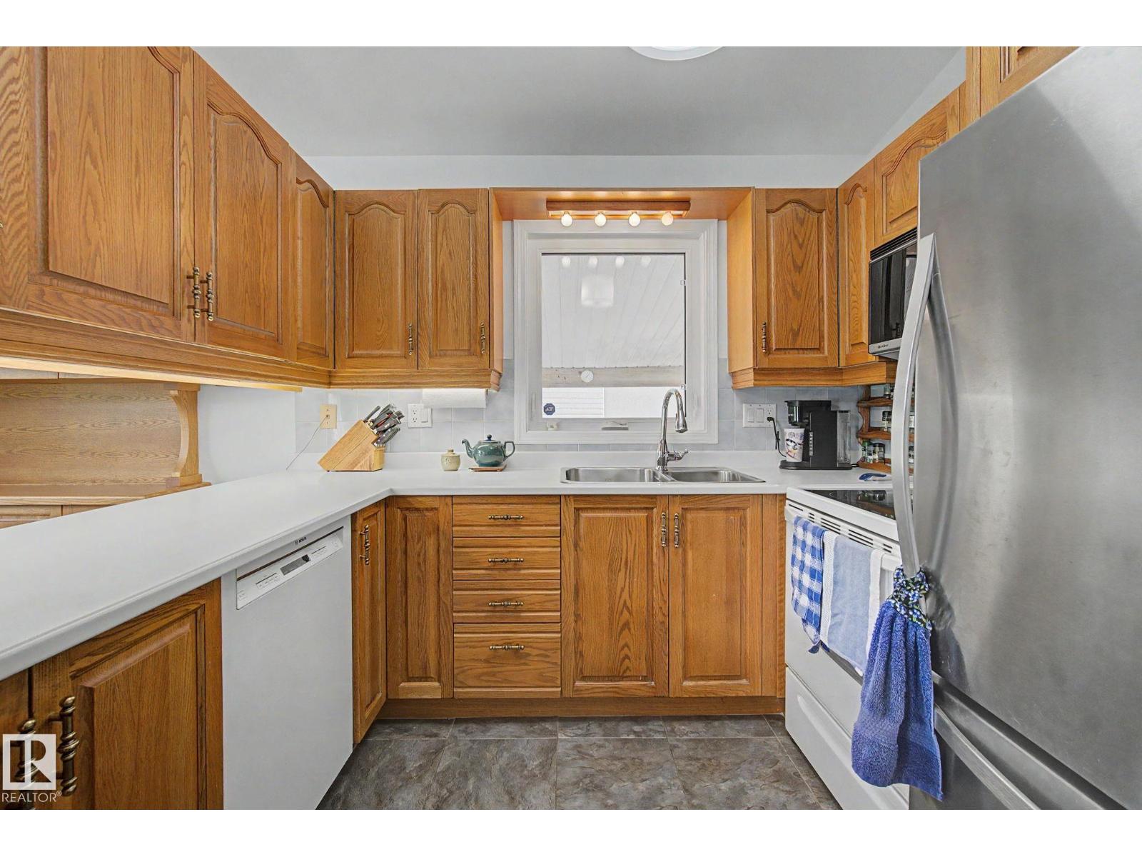 8706 162 ST NW — photo 16