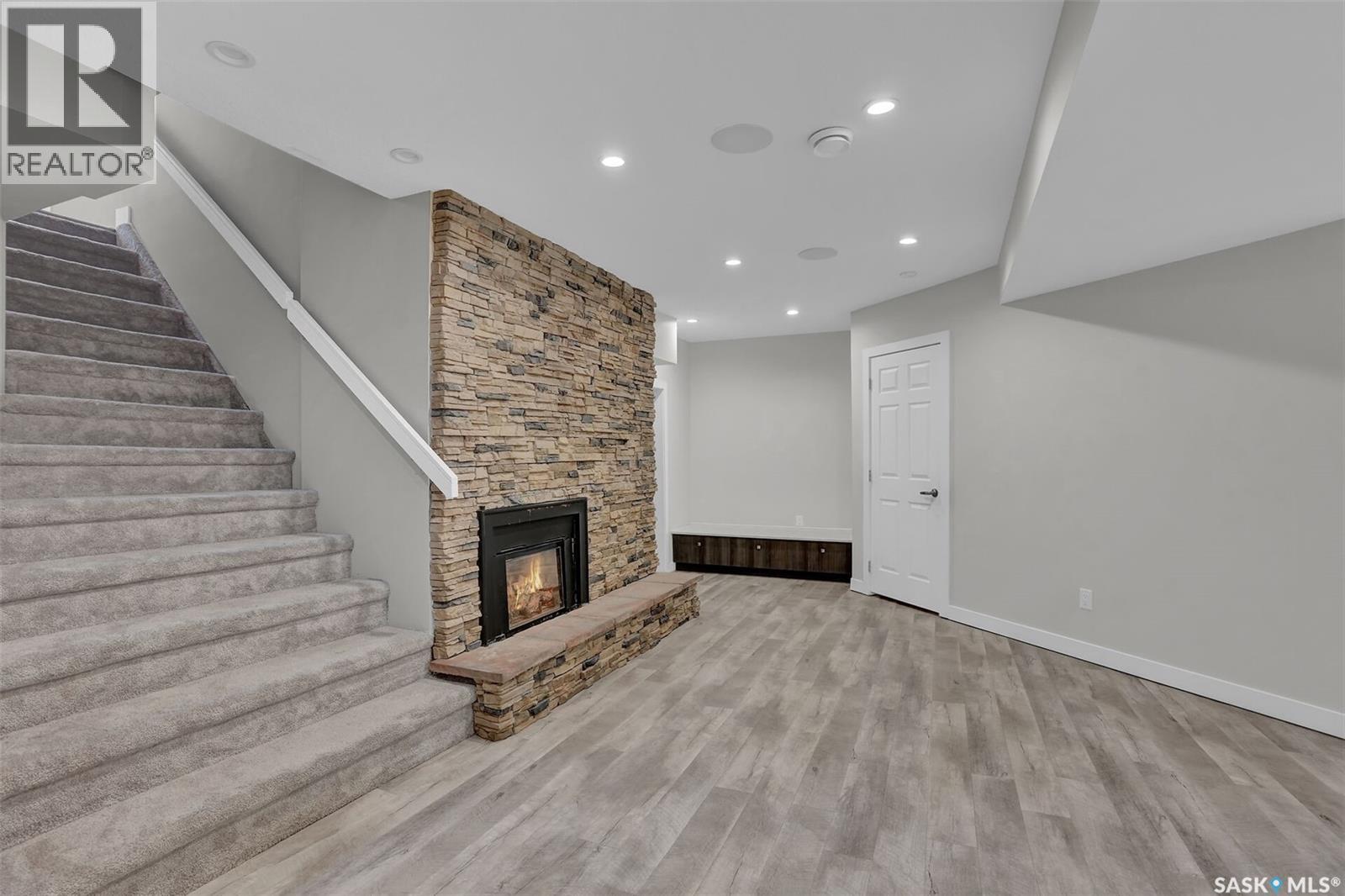 3536 Albert STREET — photo 35