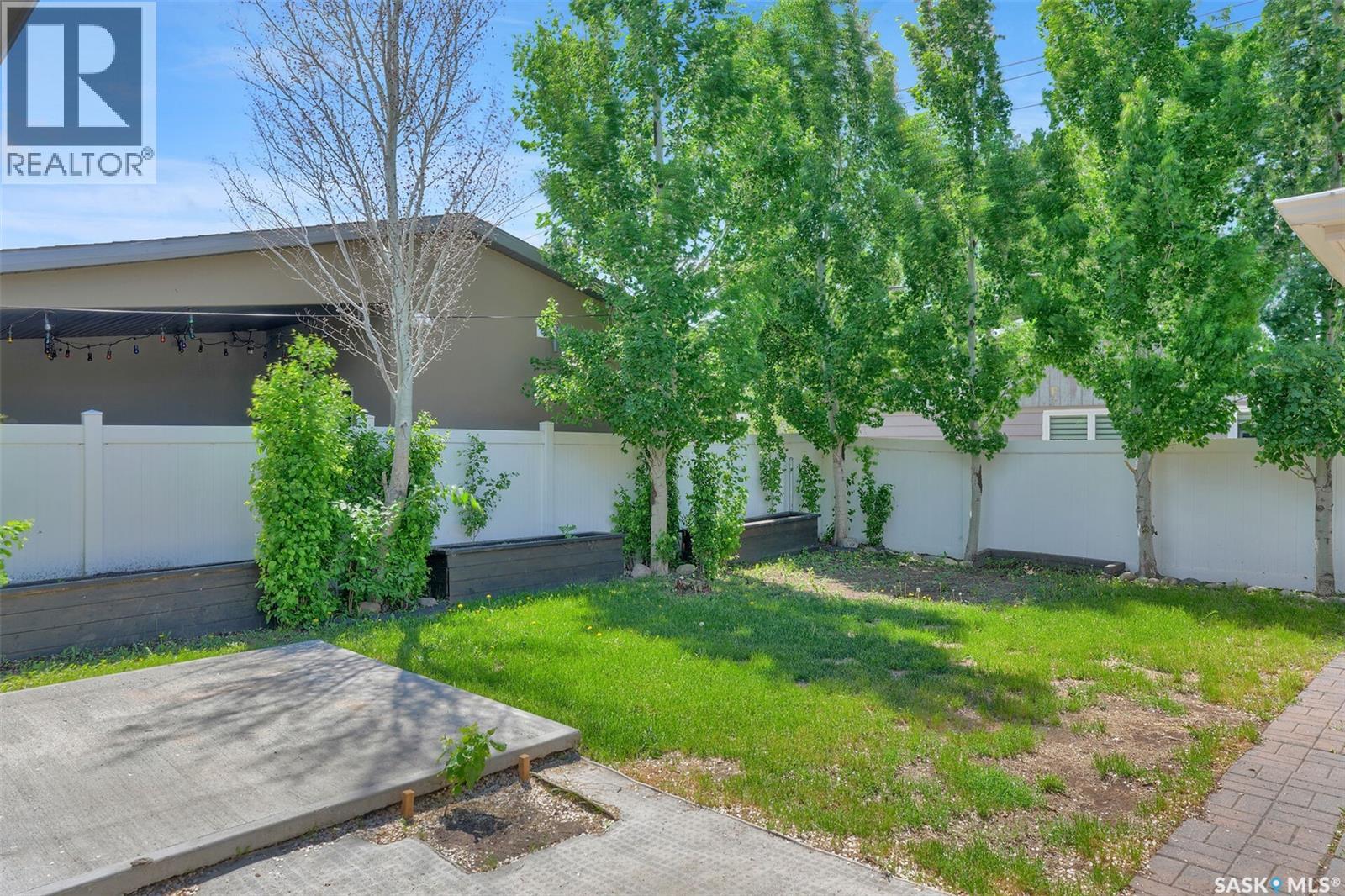 3536 Albert STREET — photo 46