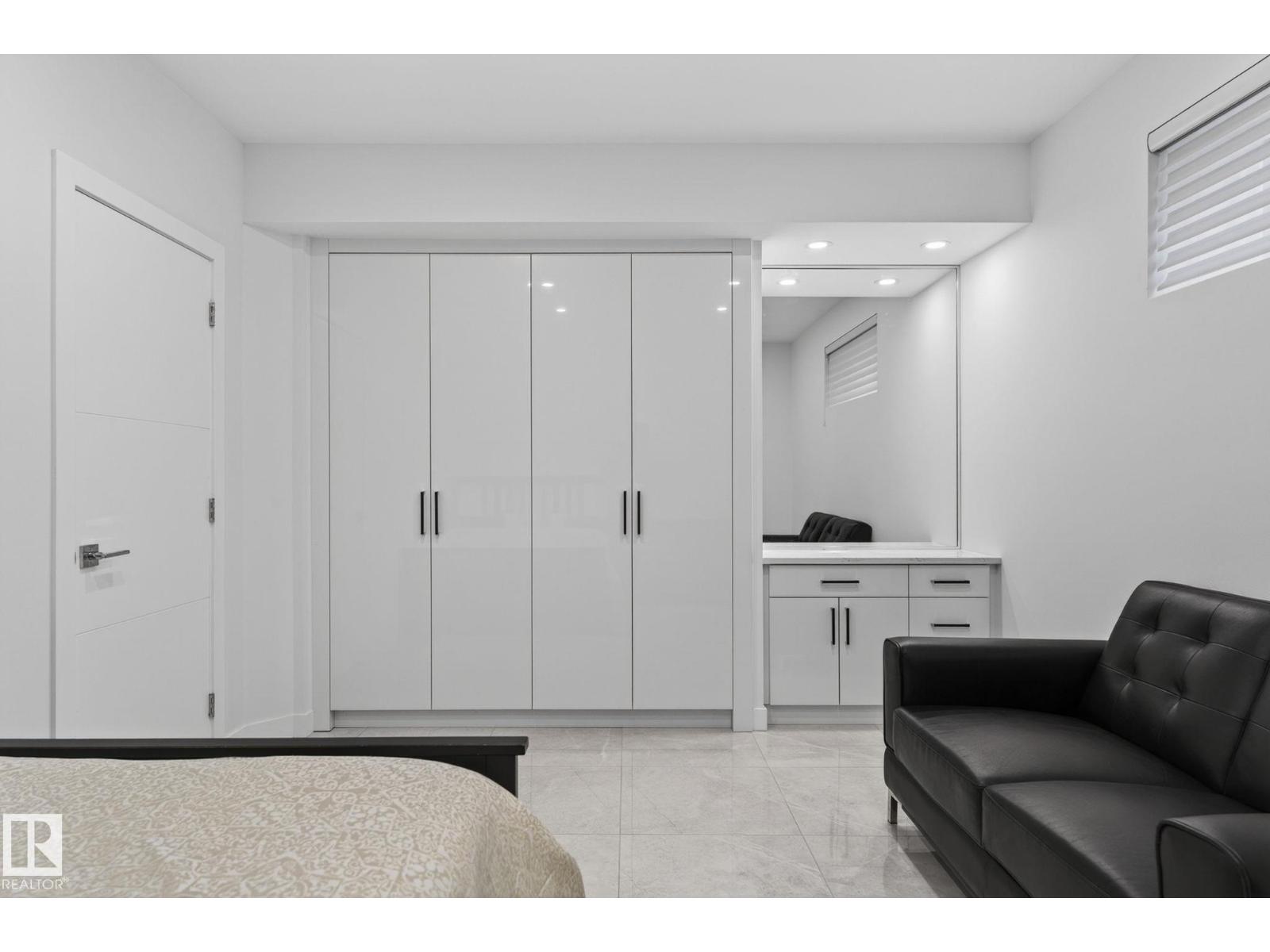 7304 164 AV NW - 50