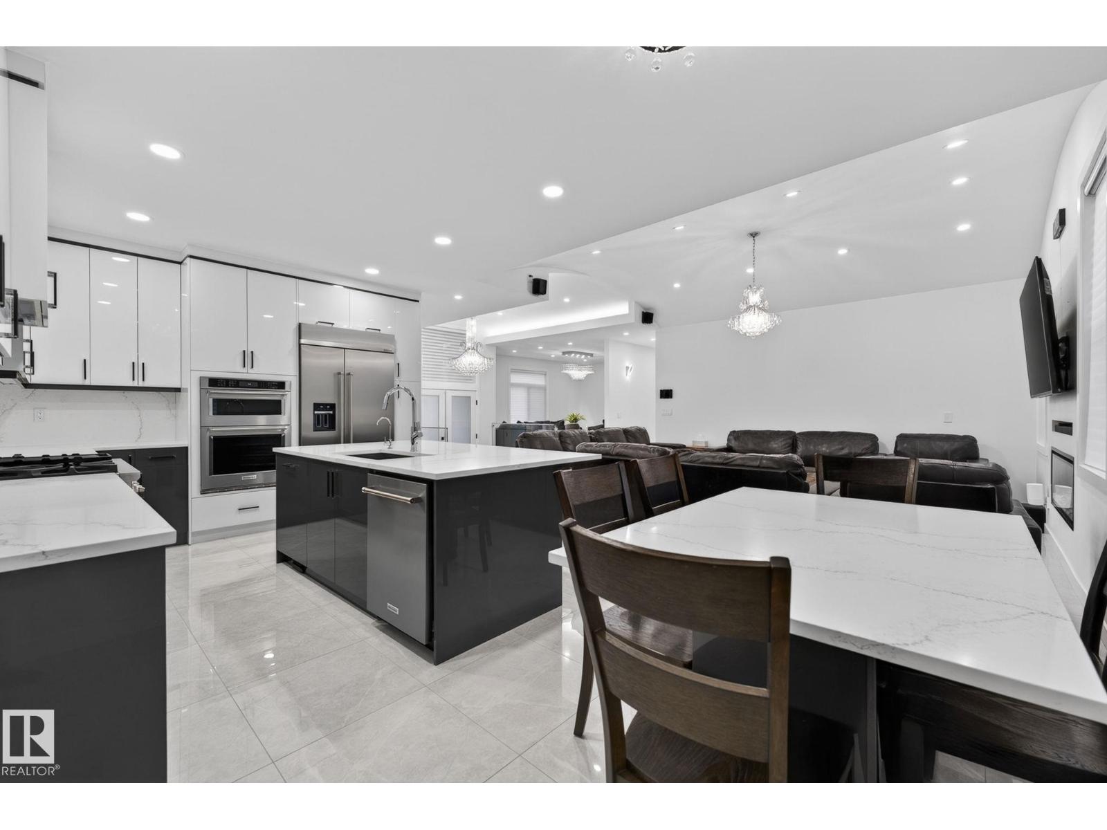 7304 164 AV NW - 14