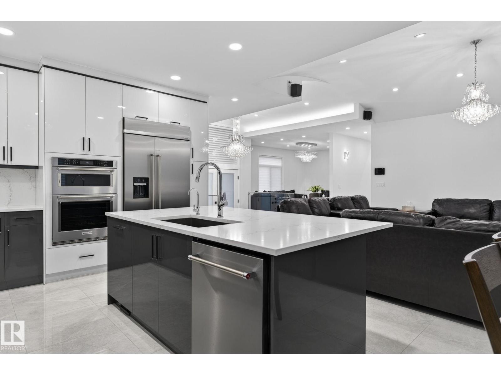7304 164 AV NW - 12
