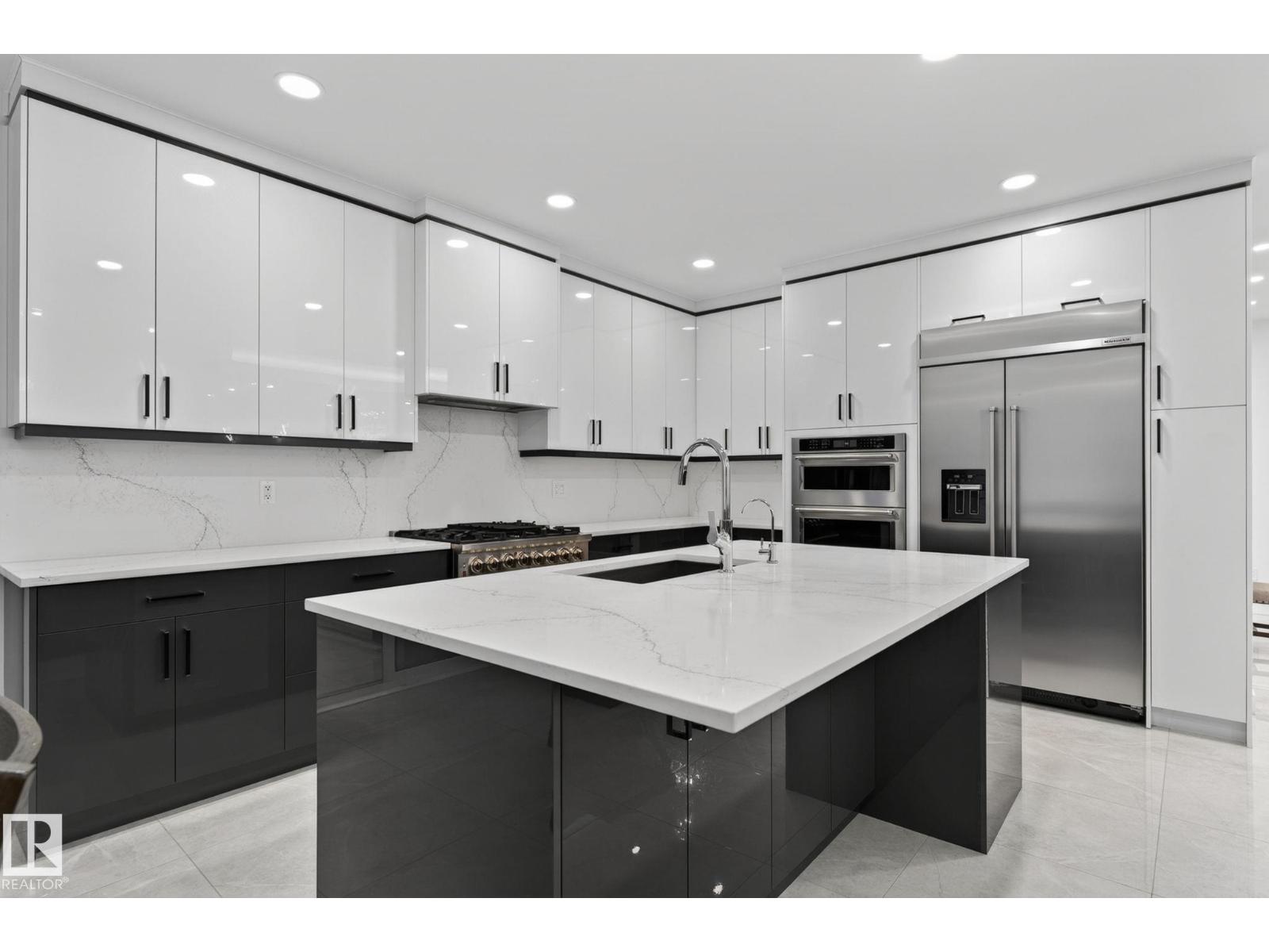 7304 164 AV NW - 18