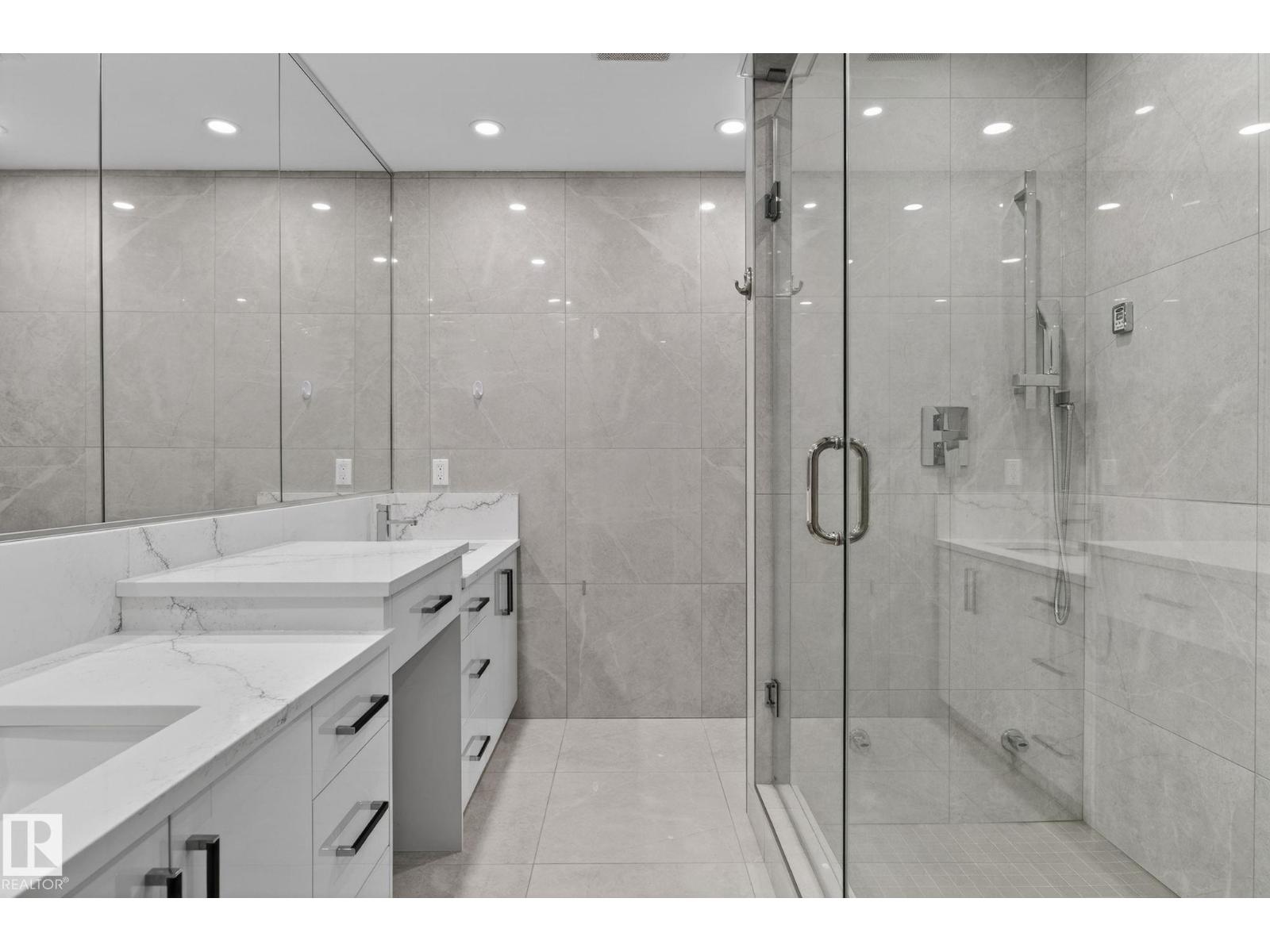 7304 164 AV NW - 24