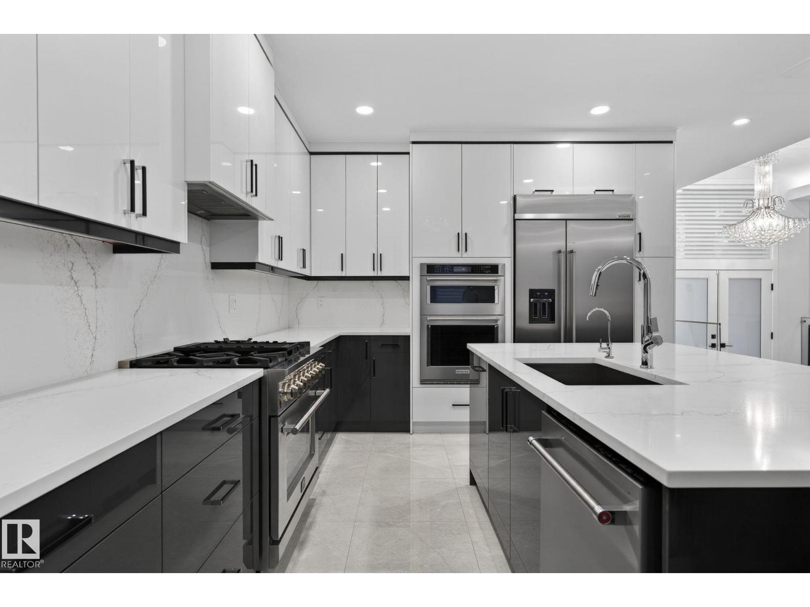 7304 164 AV NW - 13