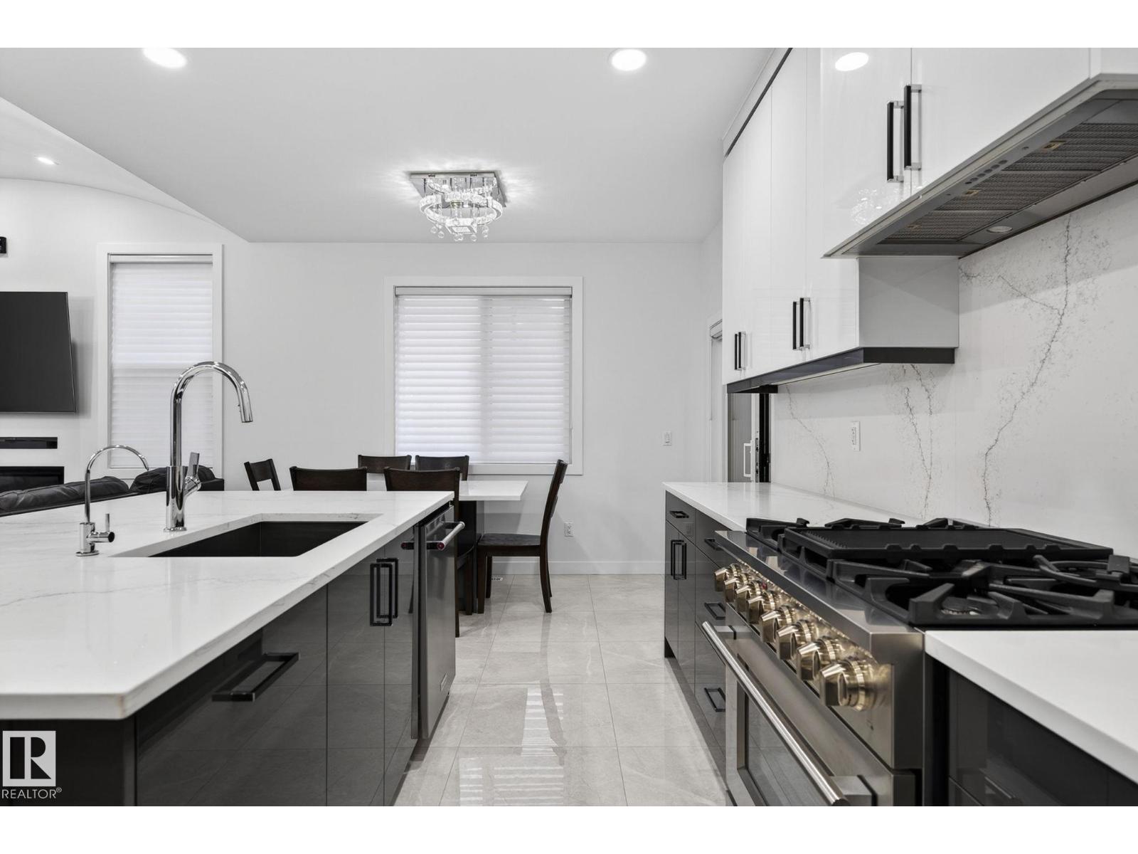 7304 164 AV NW - 11