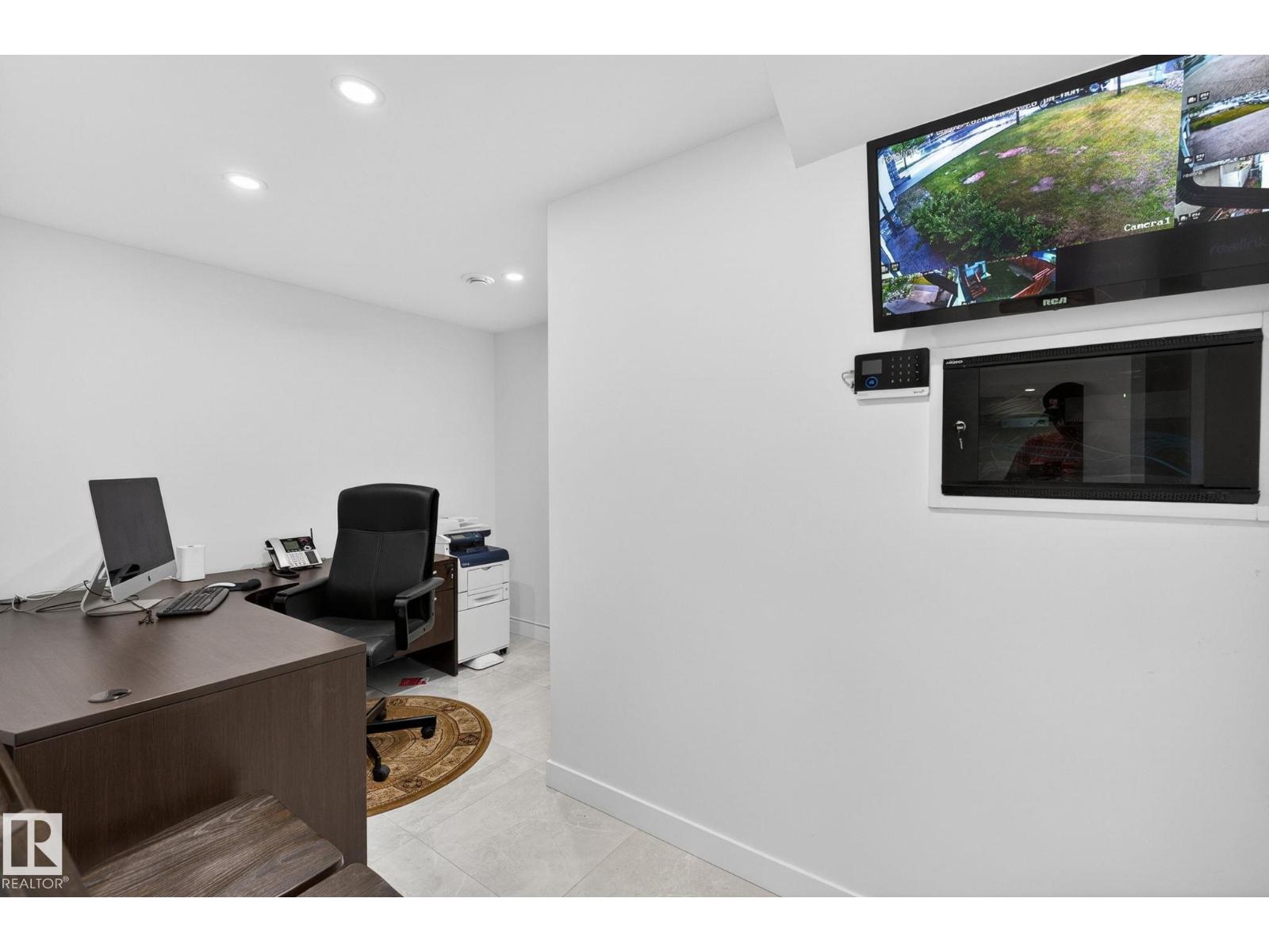7304 164 AV NW - 54