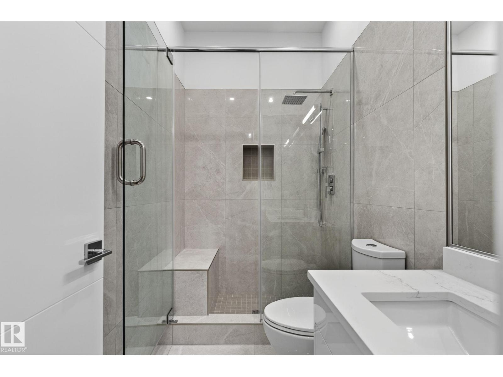 7304 164 AV NW - 35