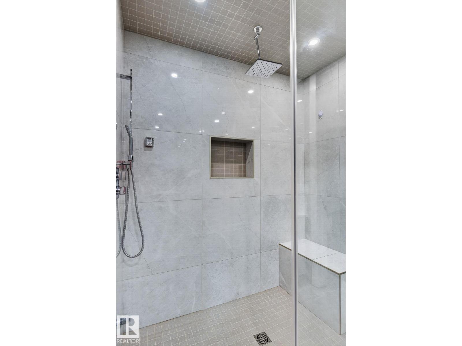 7304 164 AV NW - 26