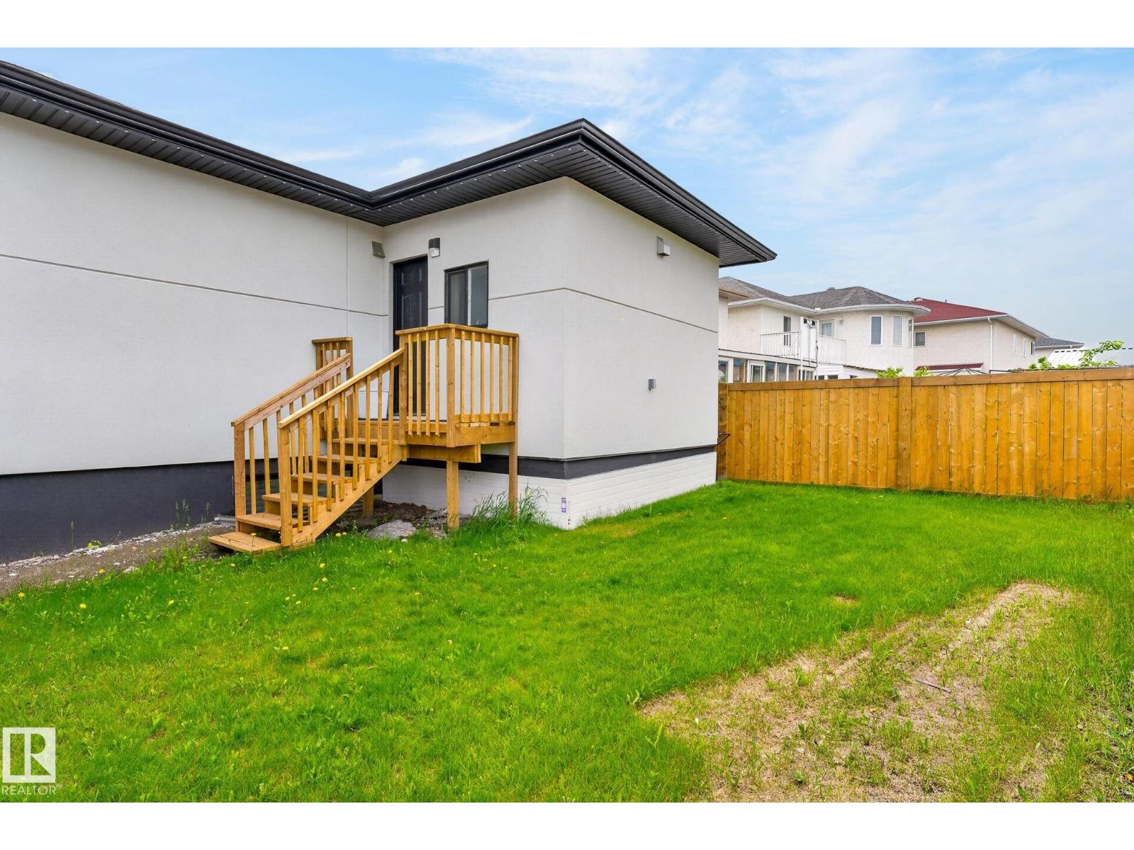 7304 164 AV NW - 66