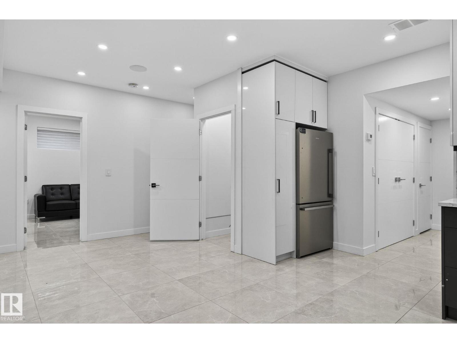 7304 164 AV NW - 51