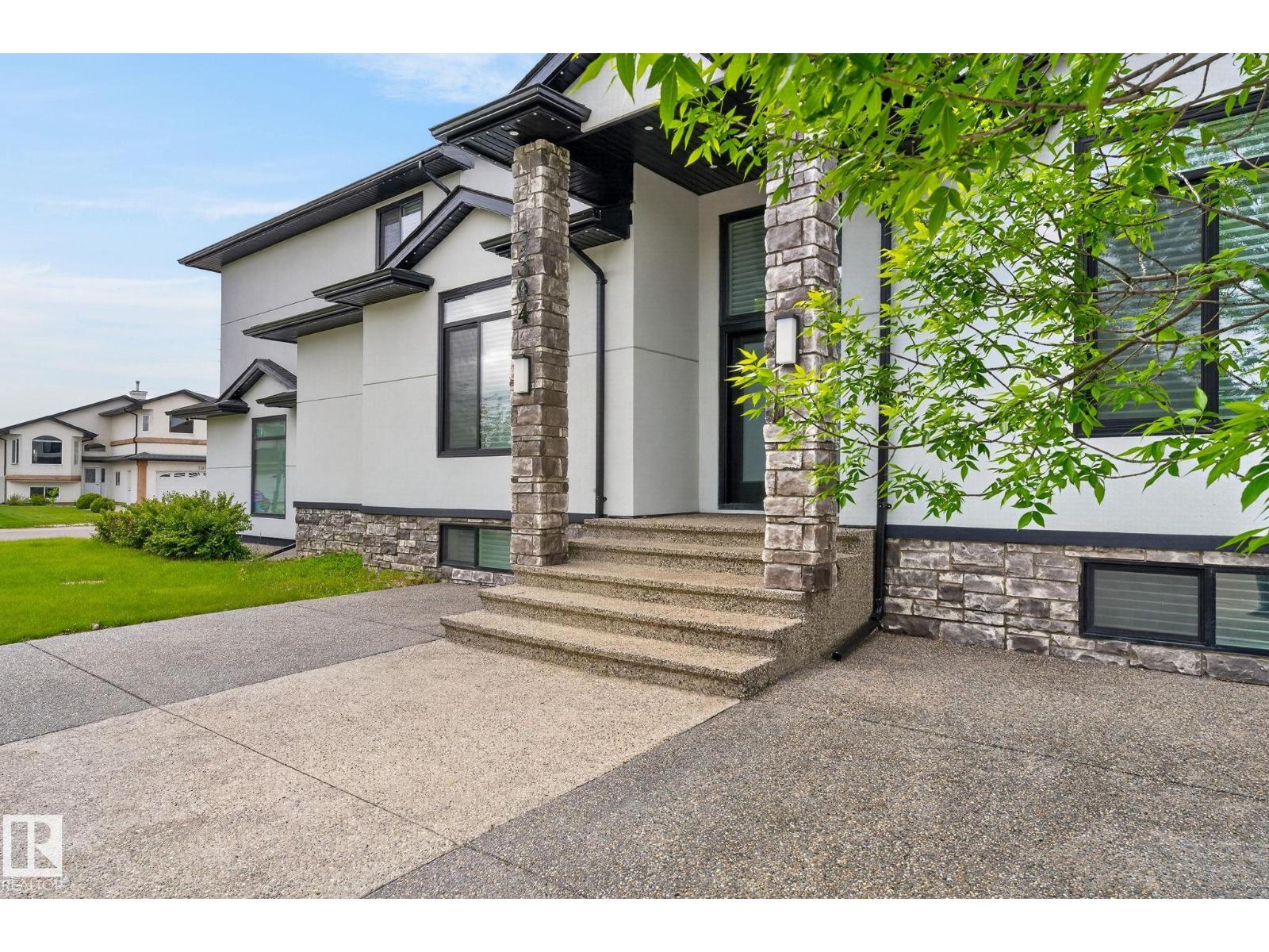 7304 164 AV NW - 69