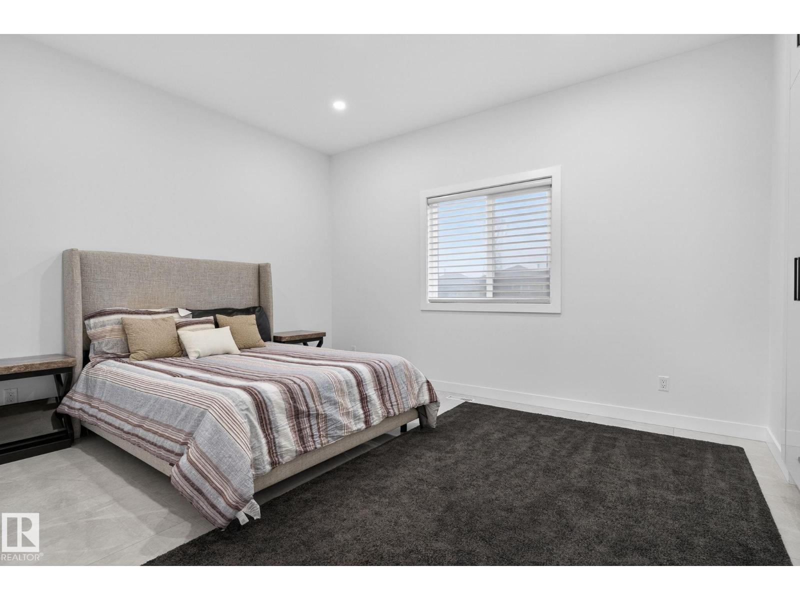 7304 164 AV NW - 39