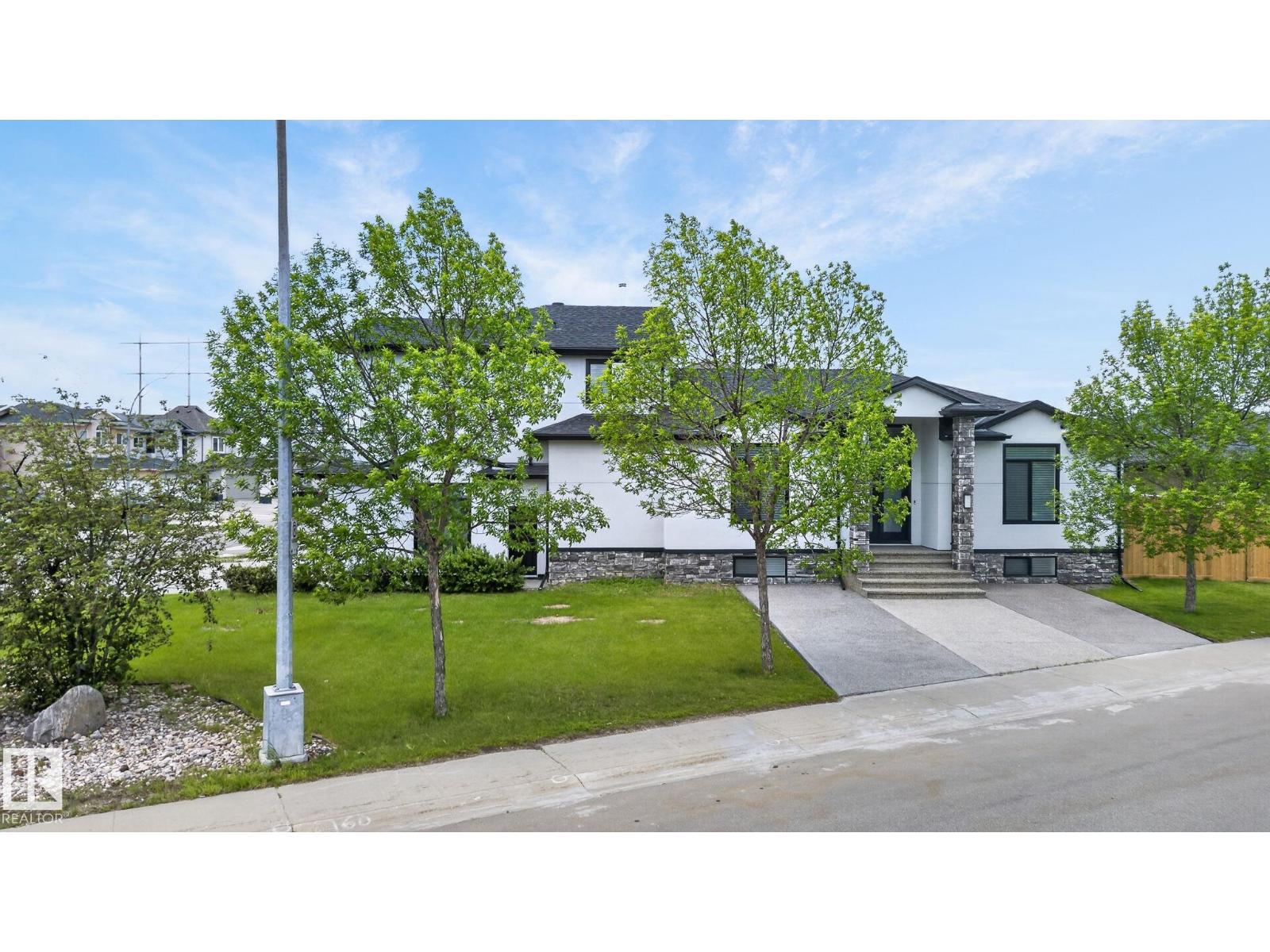 7304 164 AV NW - 72