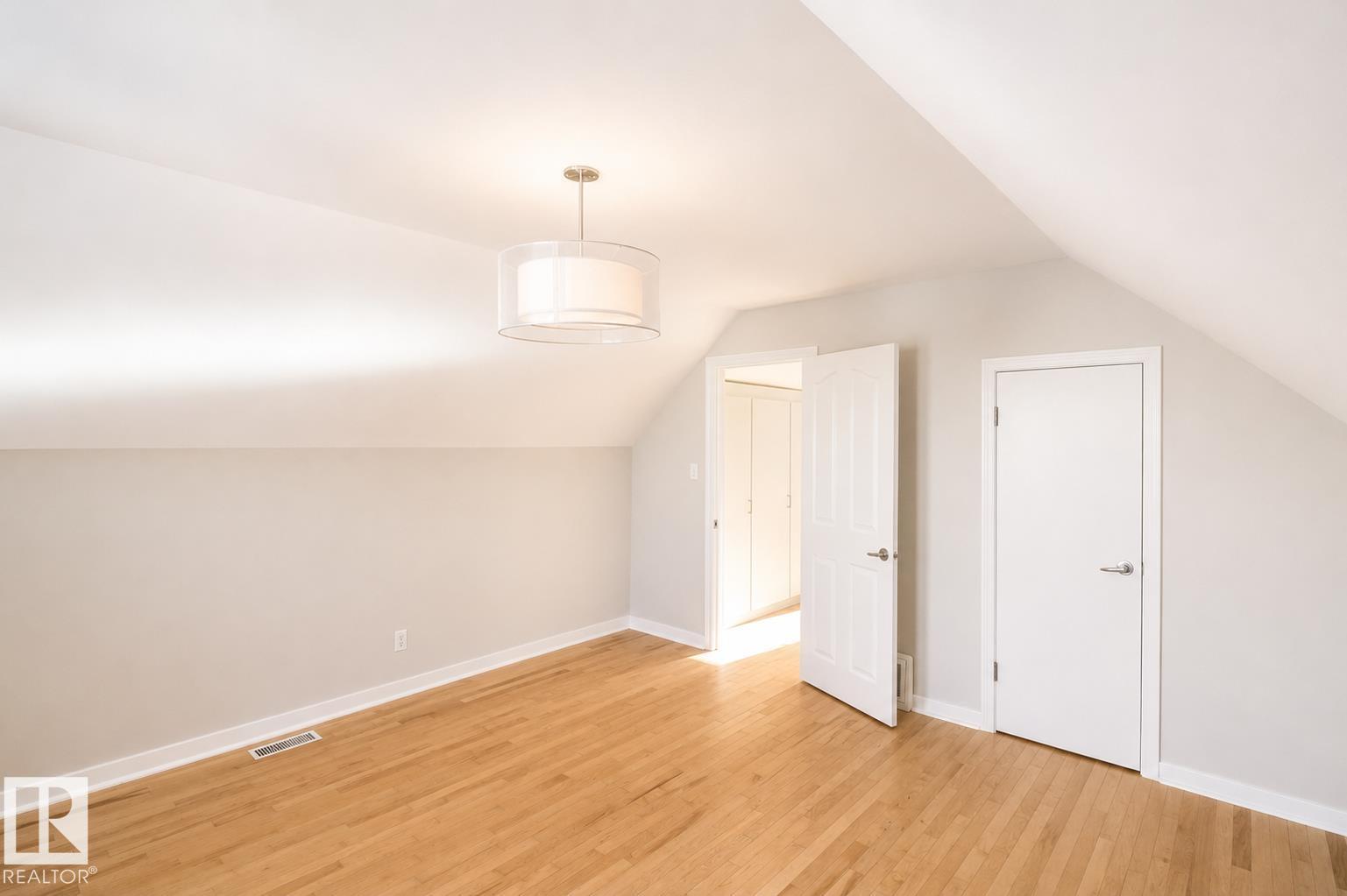 10815 112 ST NW — photo 14
