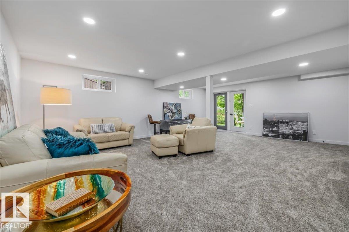 7 GLACIER PL — photo 34