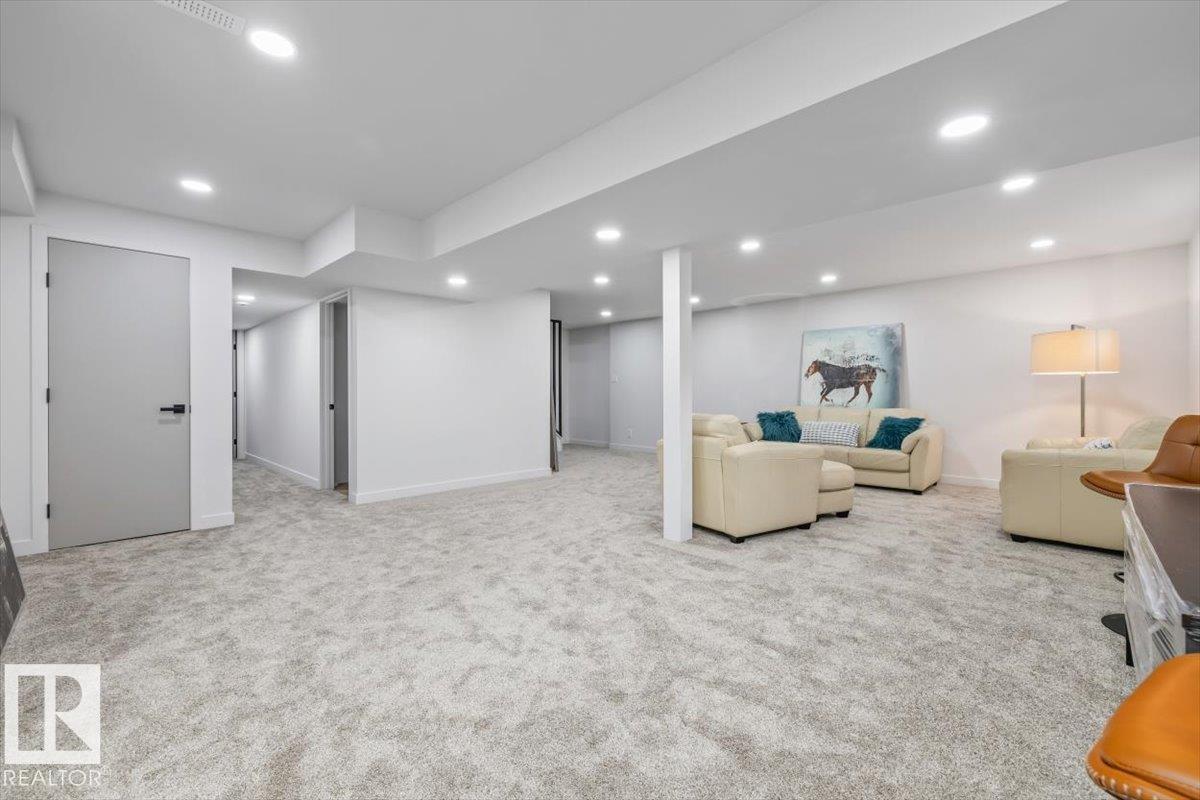 7 GLACIER PL — photo 37