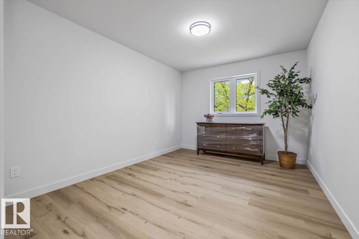 7 GLACIER PL — photo 12