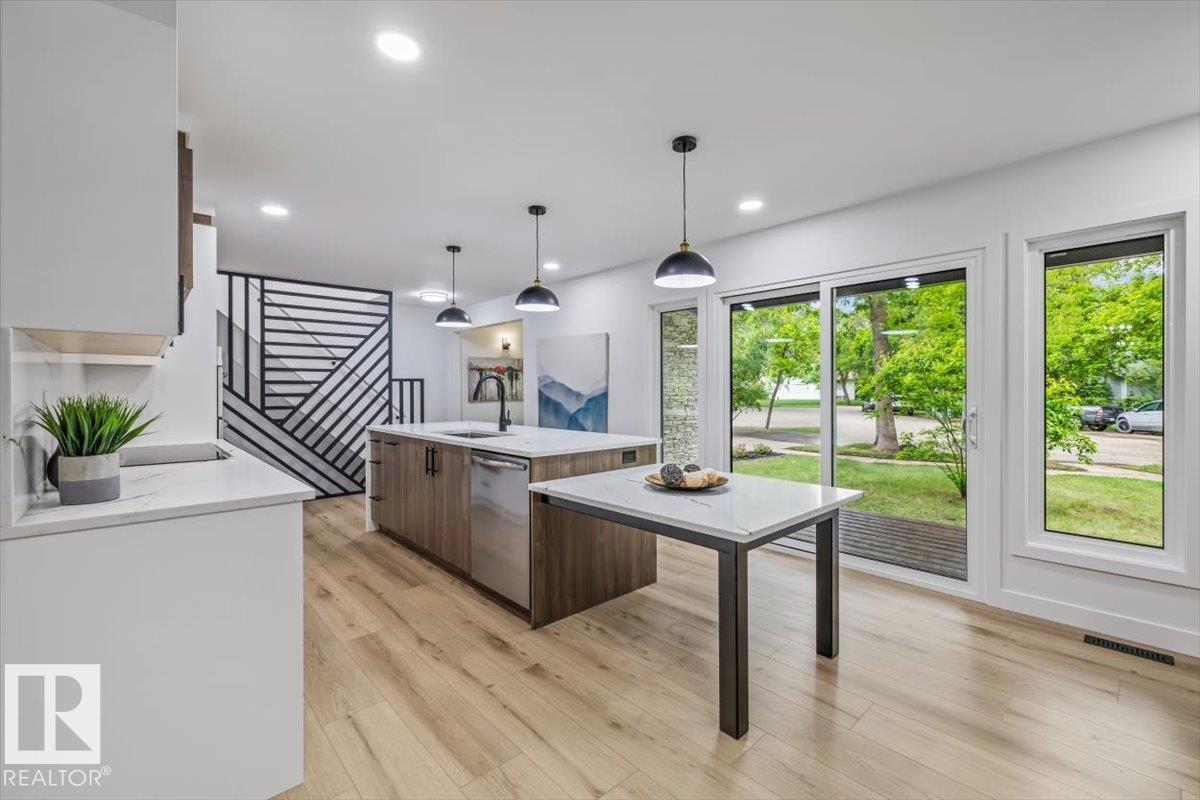 7 GLACIER PL — photo 46