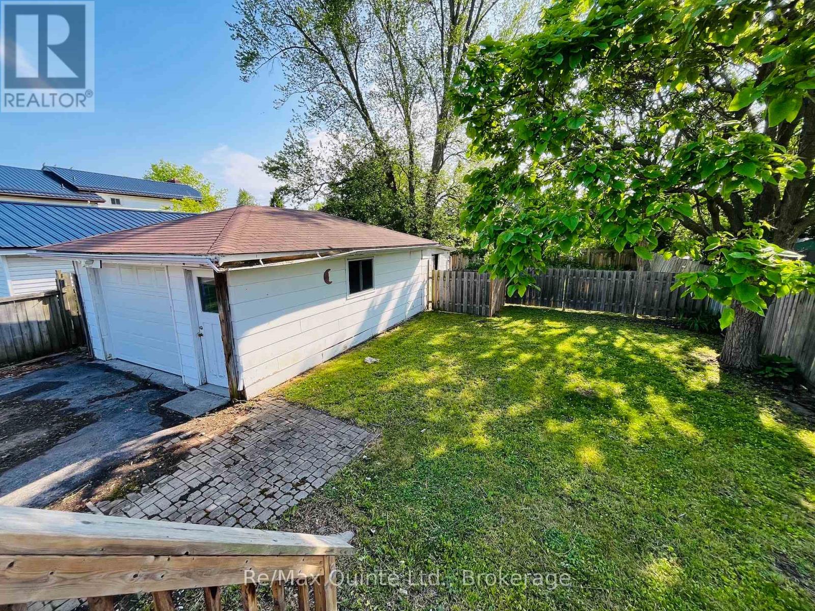 10 SHAMROCK ROAD - 6