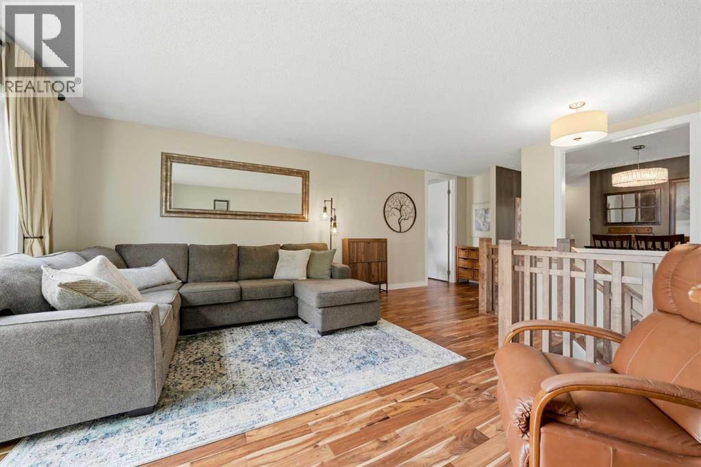 217 Woodvale Bay SW — photo 9