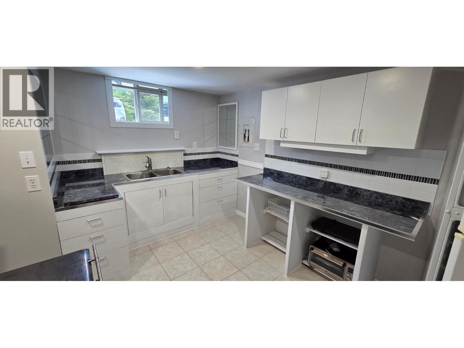 5515 KLEANZA DRIVE - 12