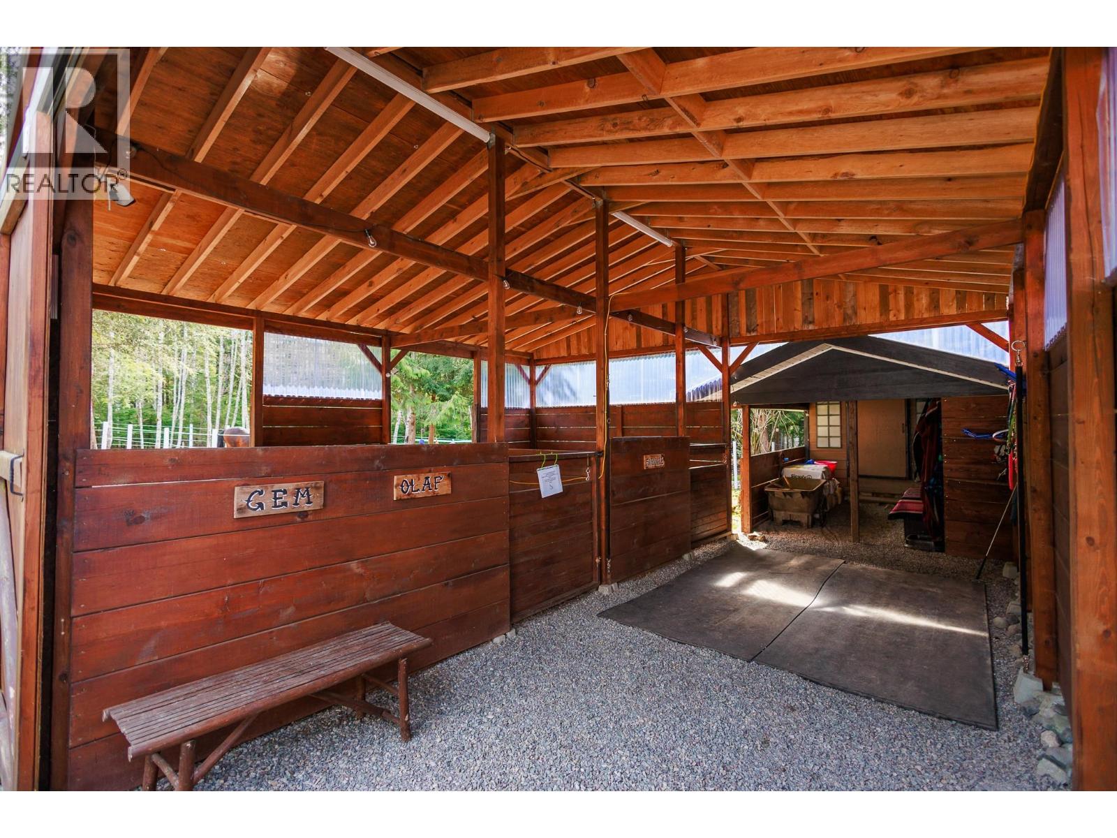 5515 KLEANZA DRIVE - 32