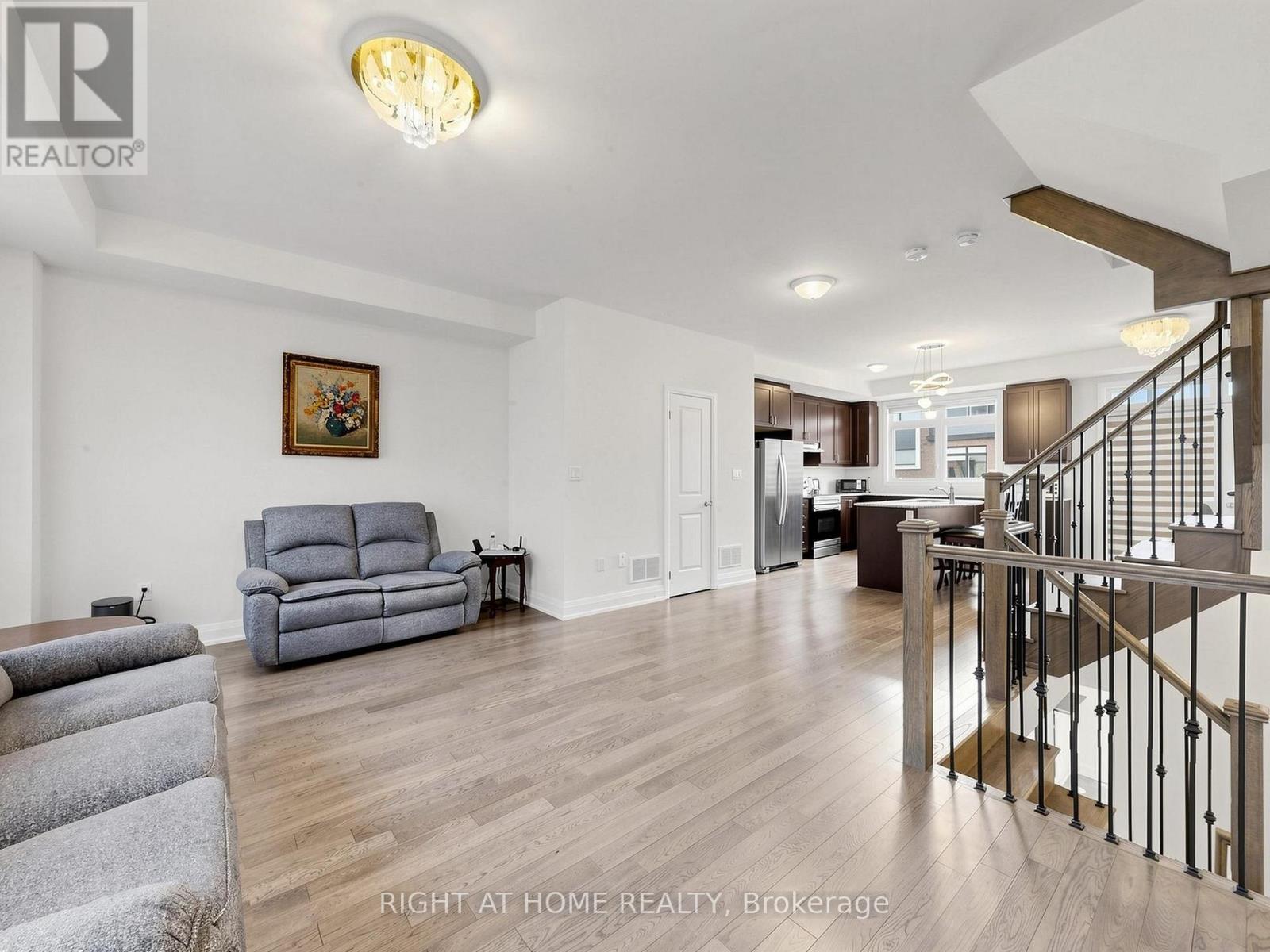 23 MONEYPENNY PLACE - 10