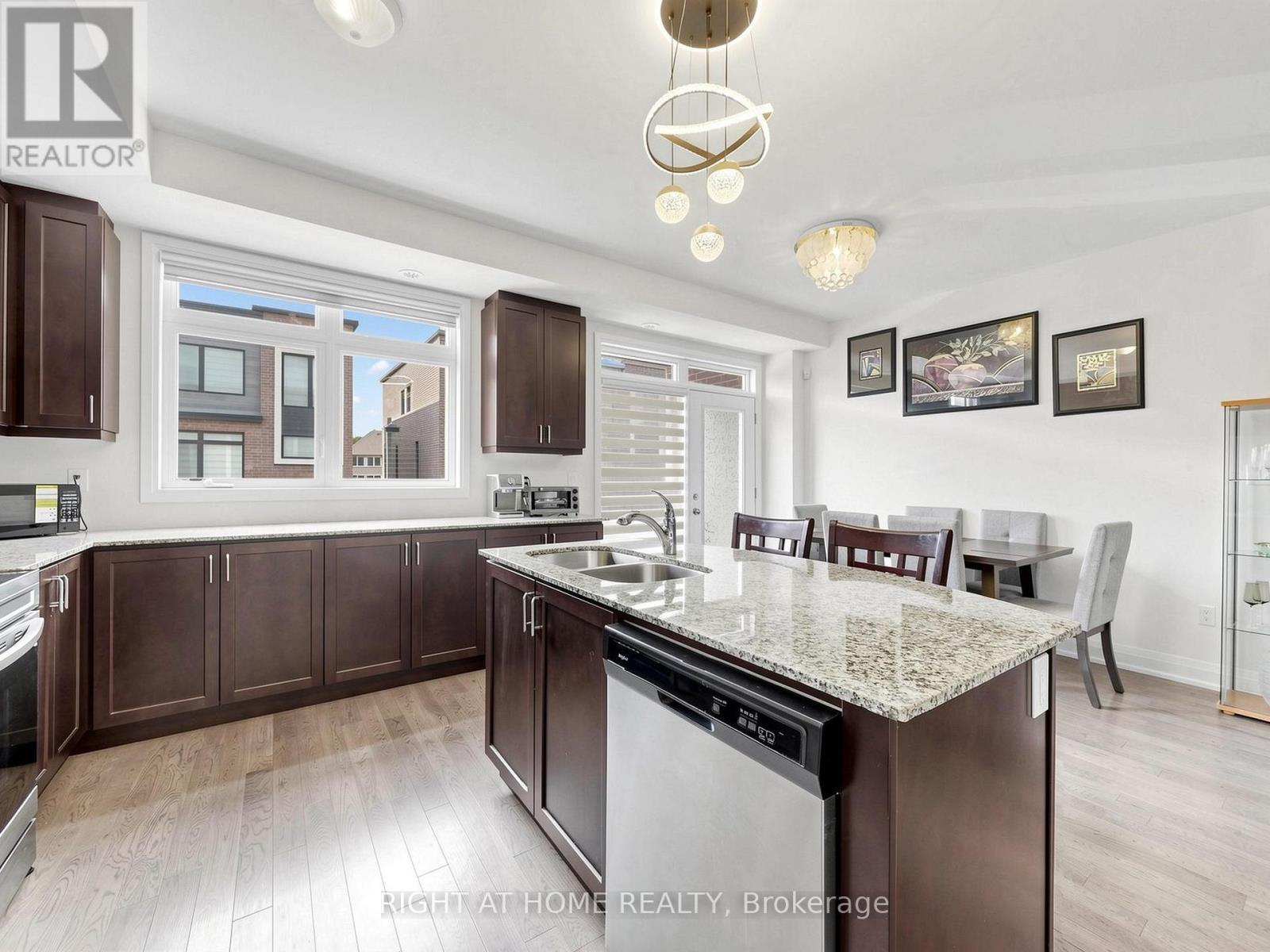 23 MONEYPENNY PLACE - 16