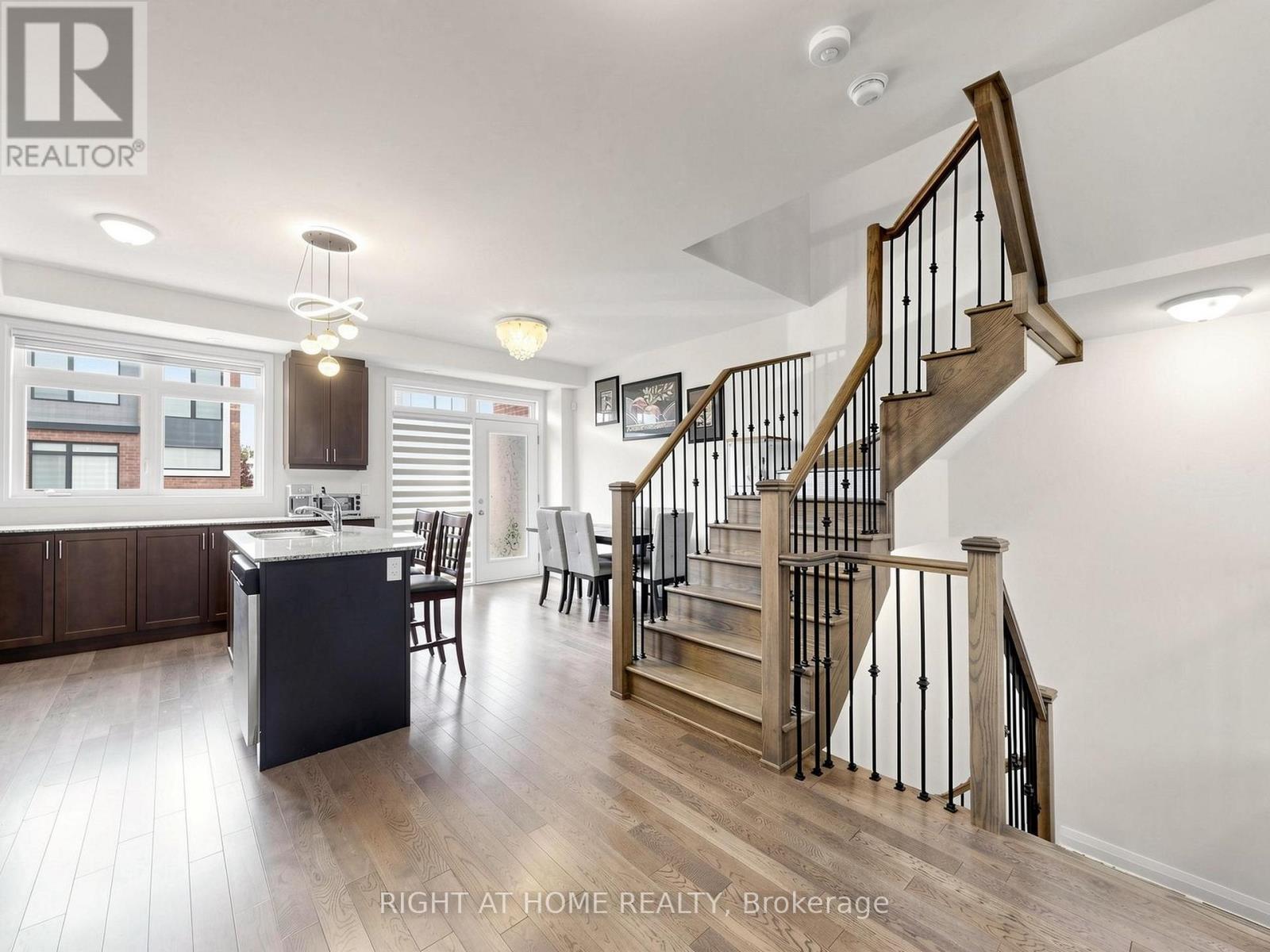 23 MONEYPENNY PLACE - 20
