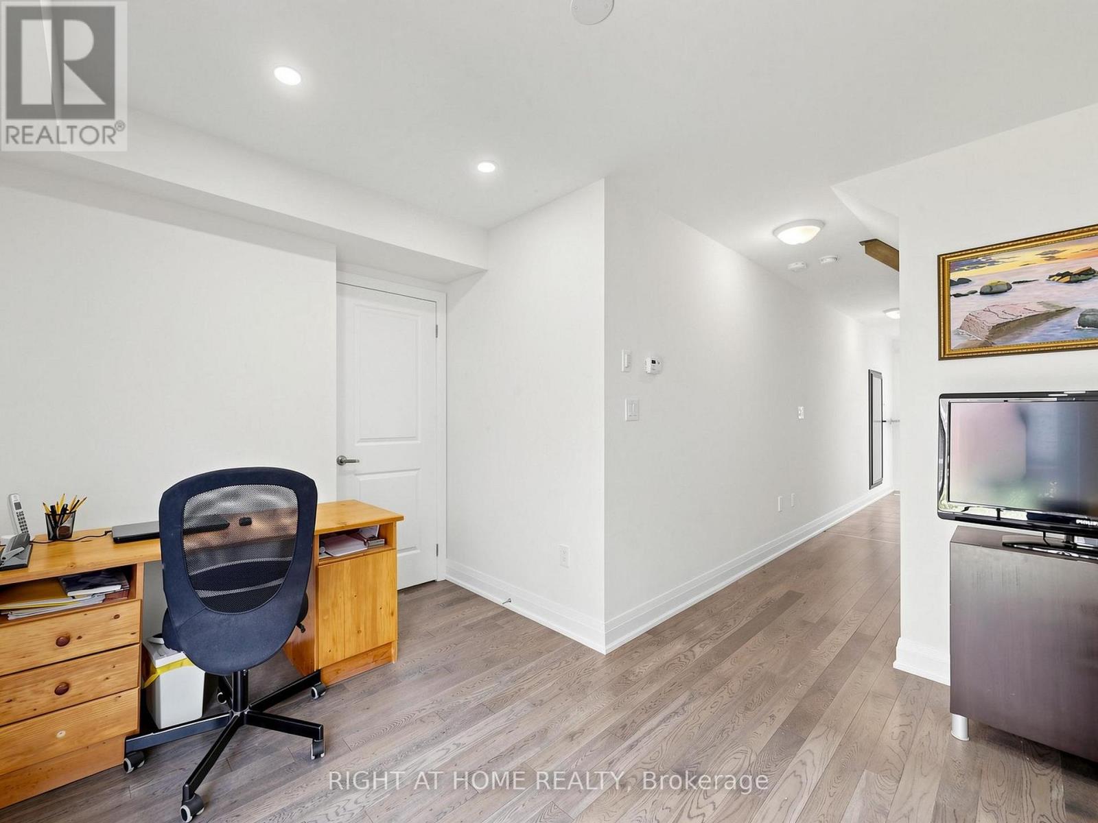 23 MONEYPENNY PLACE - 35