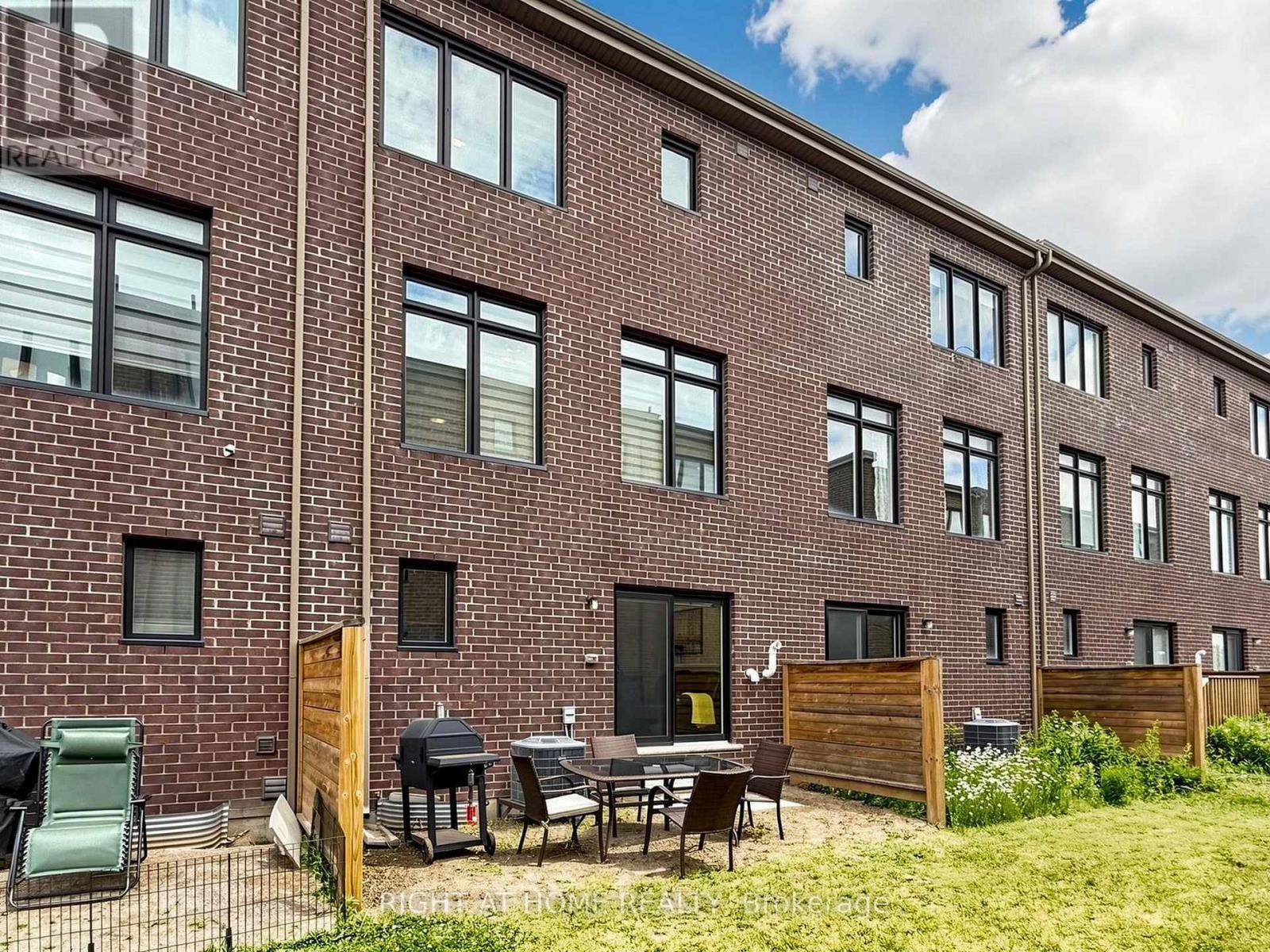 23 MONEYPENNY PLACE - 40