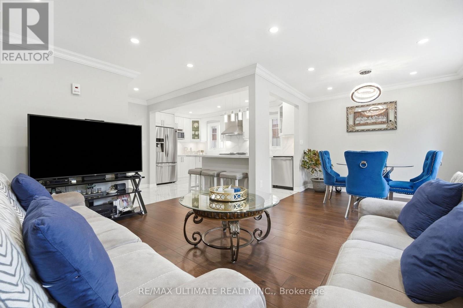 37 CATHY JEAN CRESCENT - 10