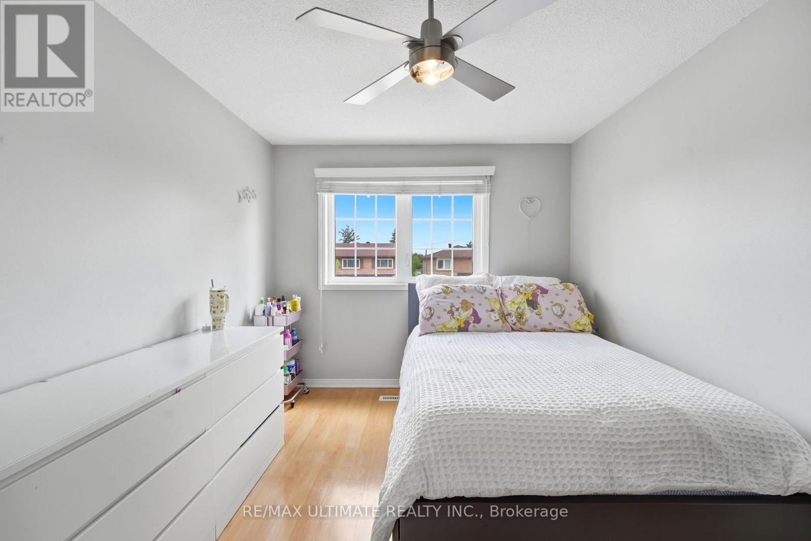 37 CATHY JEAN CRESCENT - 15