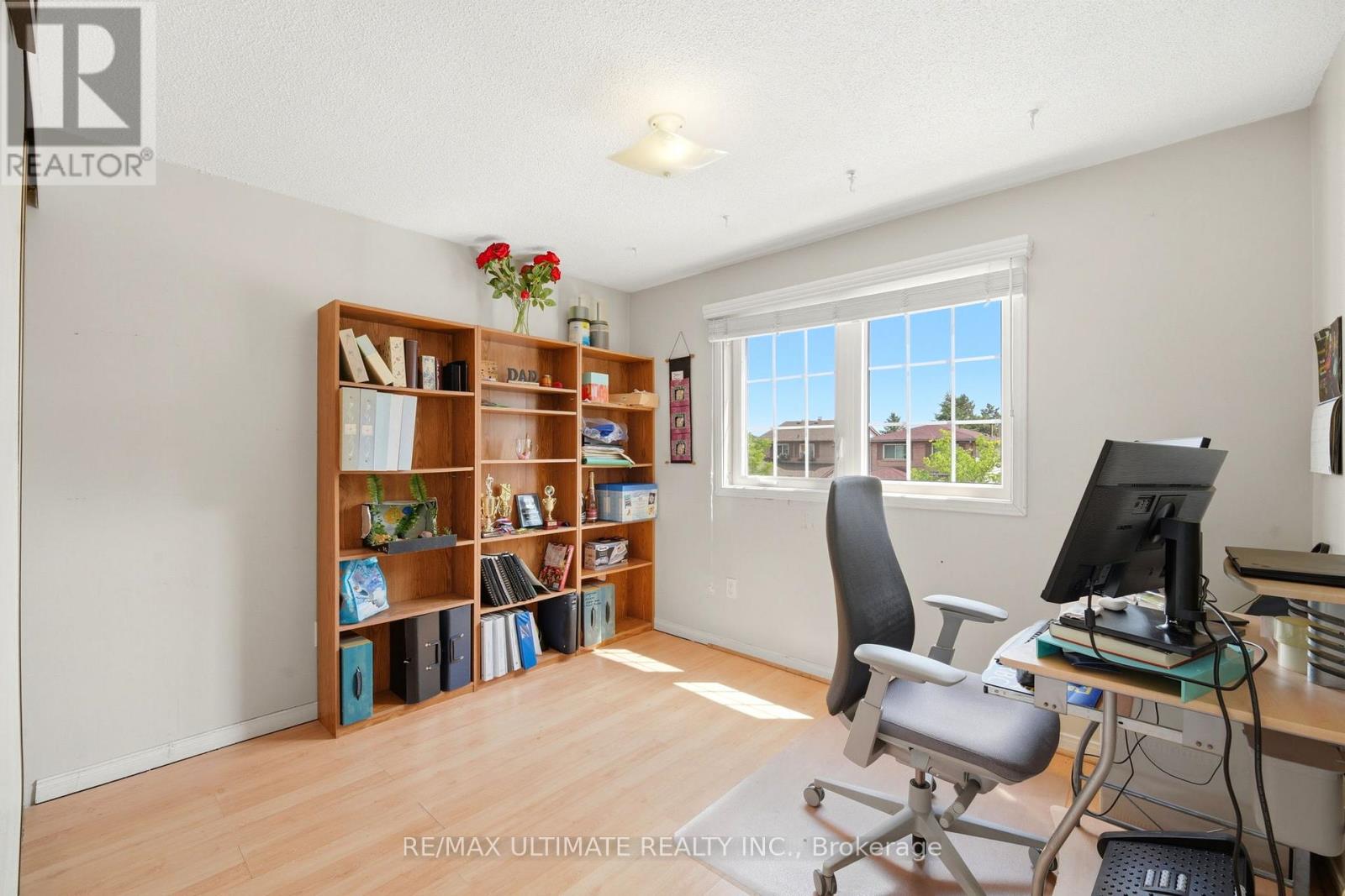 37 CATHY JEAN CRESCENT - 17