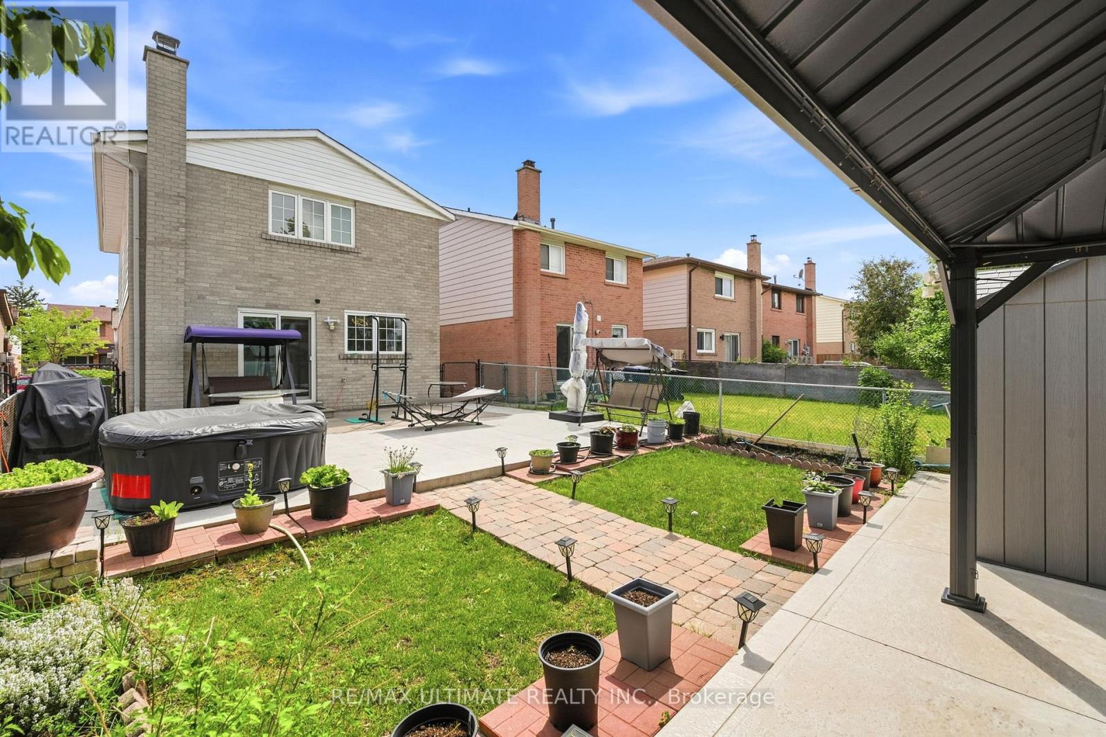 37 CATHY JEAN CRESCENT - 24