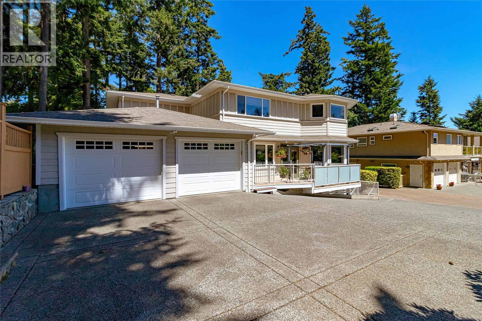 2201 Arbutus Cove Lane, Saanich