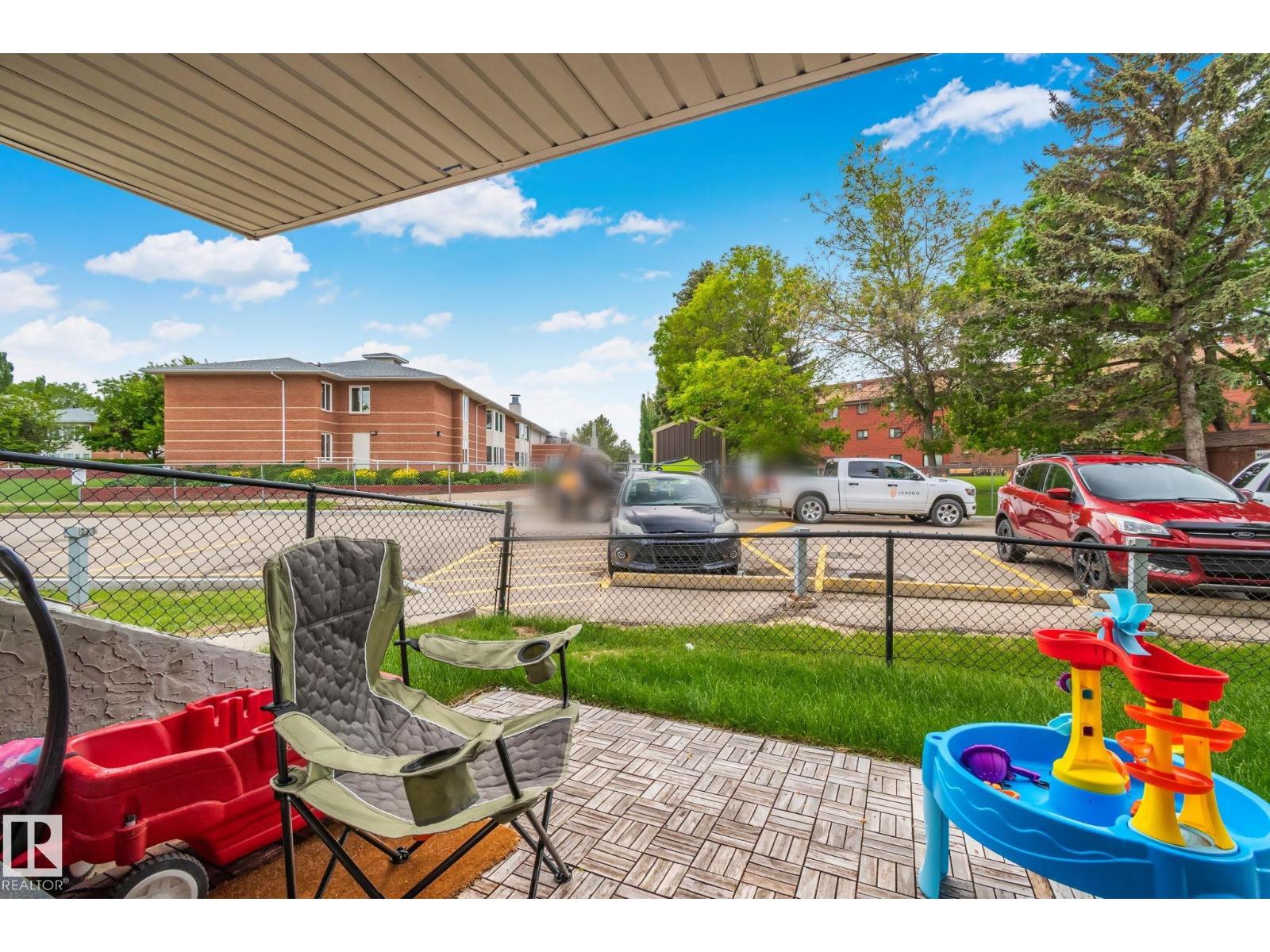 #115 4608 52 AV - 23