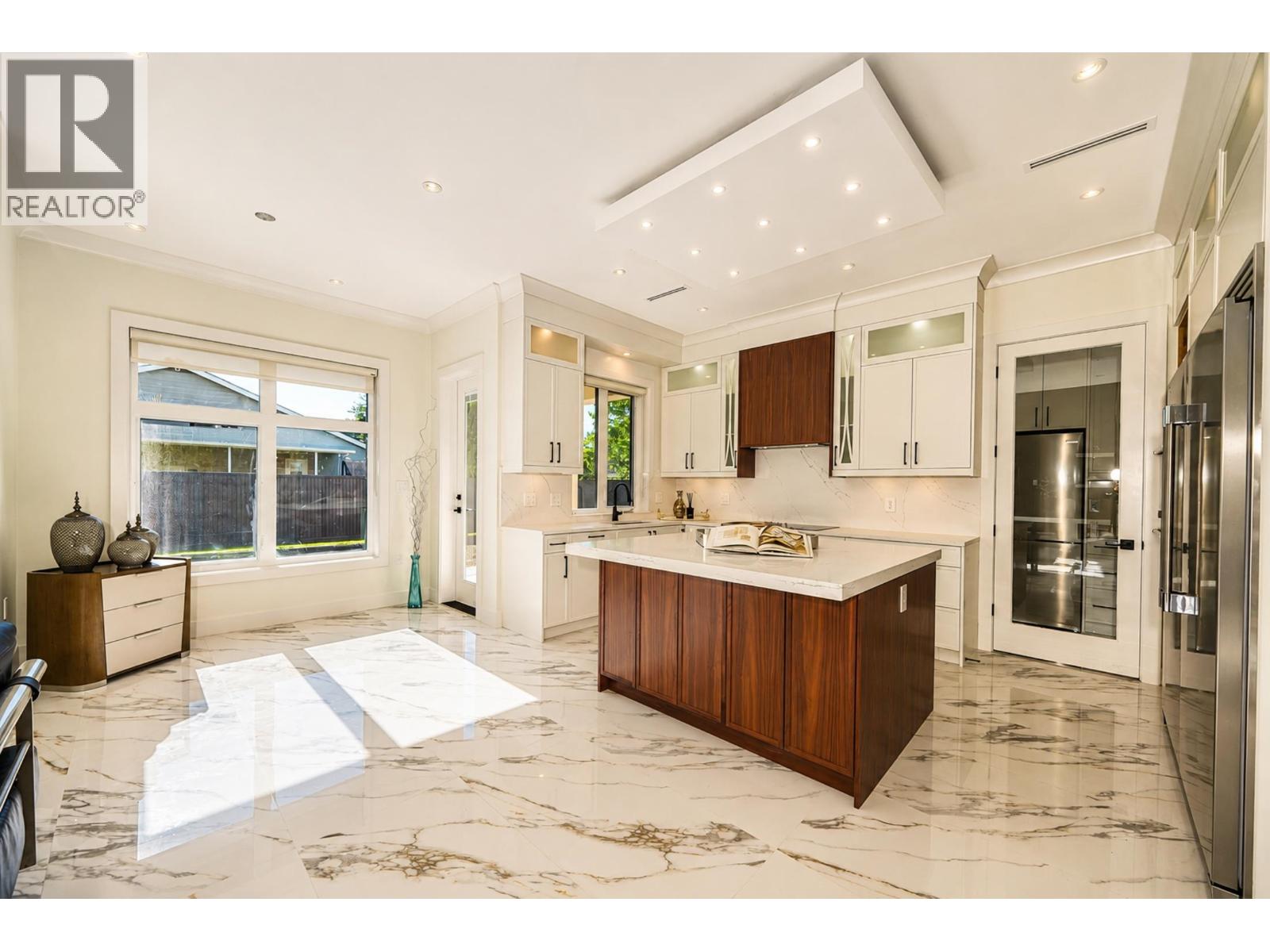 10211 SWINTON Crescent, Richmond