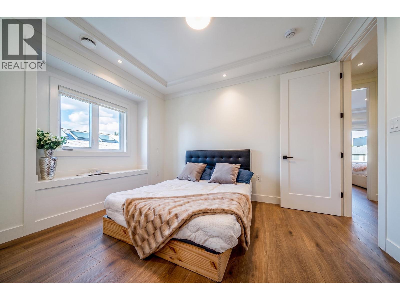 10211 SWINTON Crescent, Richmond